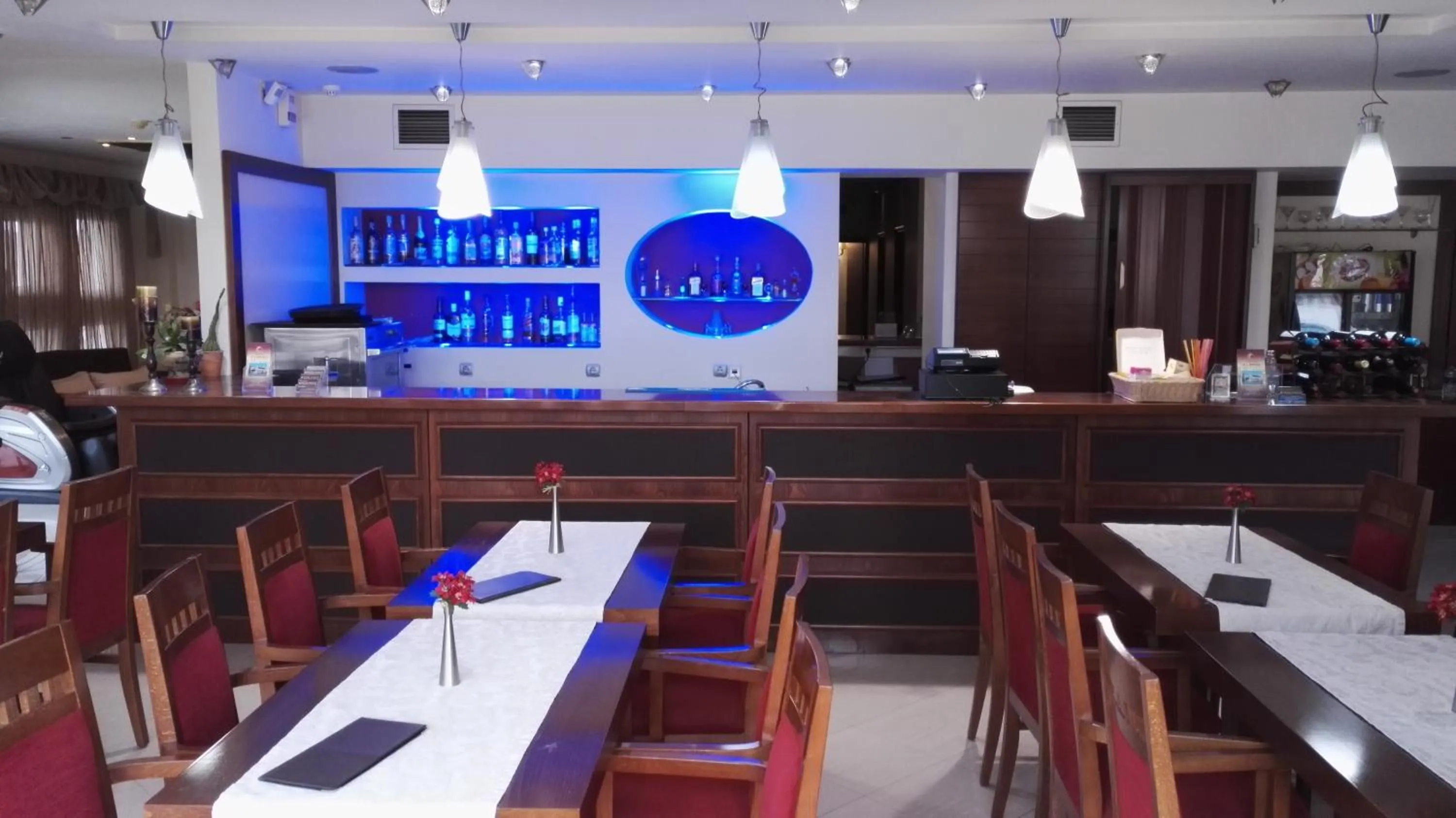 Restaurant/places to eat in Filippos