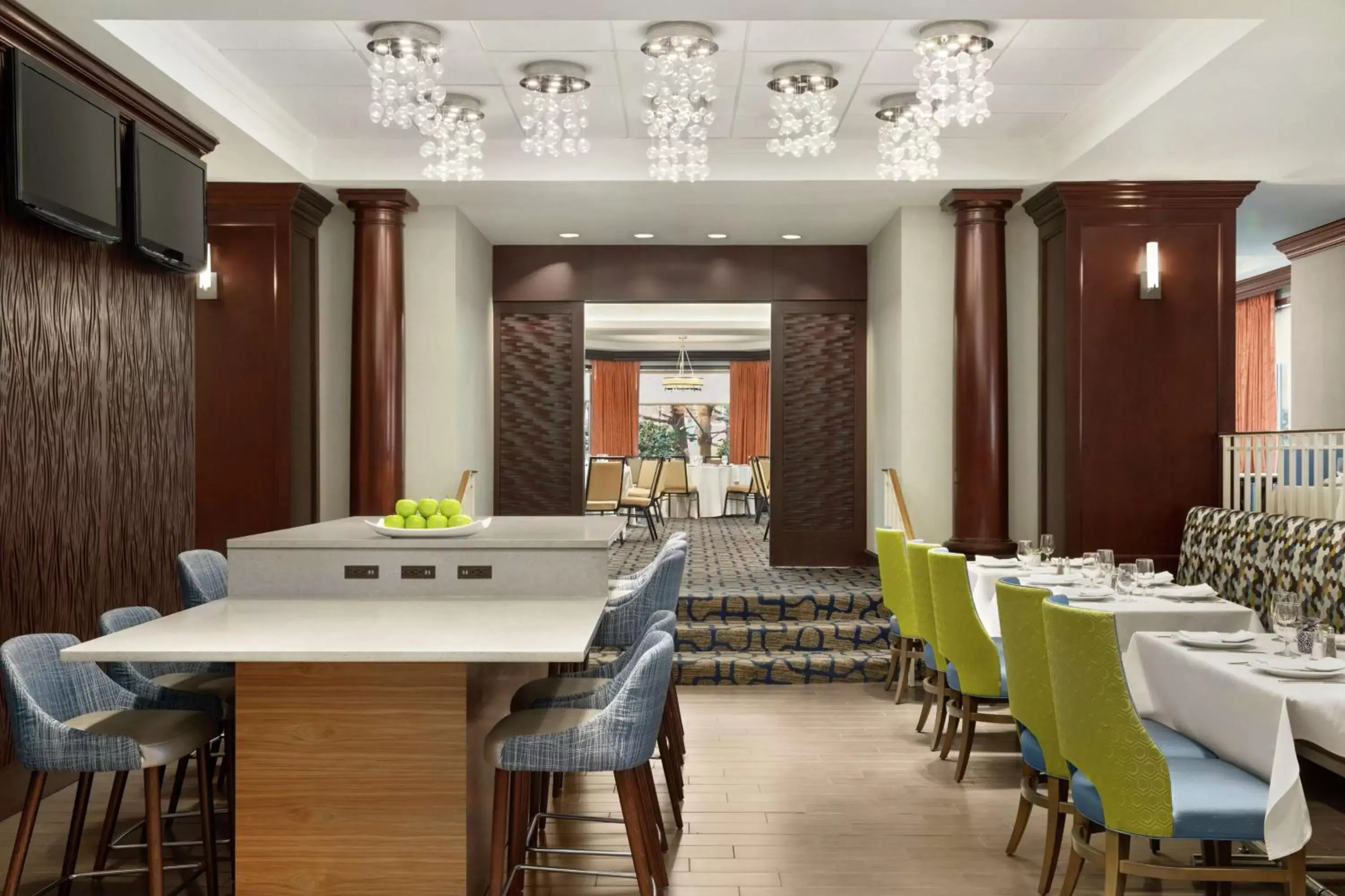 Restaurant/places to eat in Embassy Suites by Hilton Boston Waltham Restaurant/places to eat in Embassy Suites by Hilton Boston Waltham