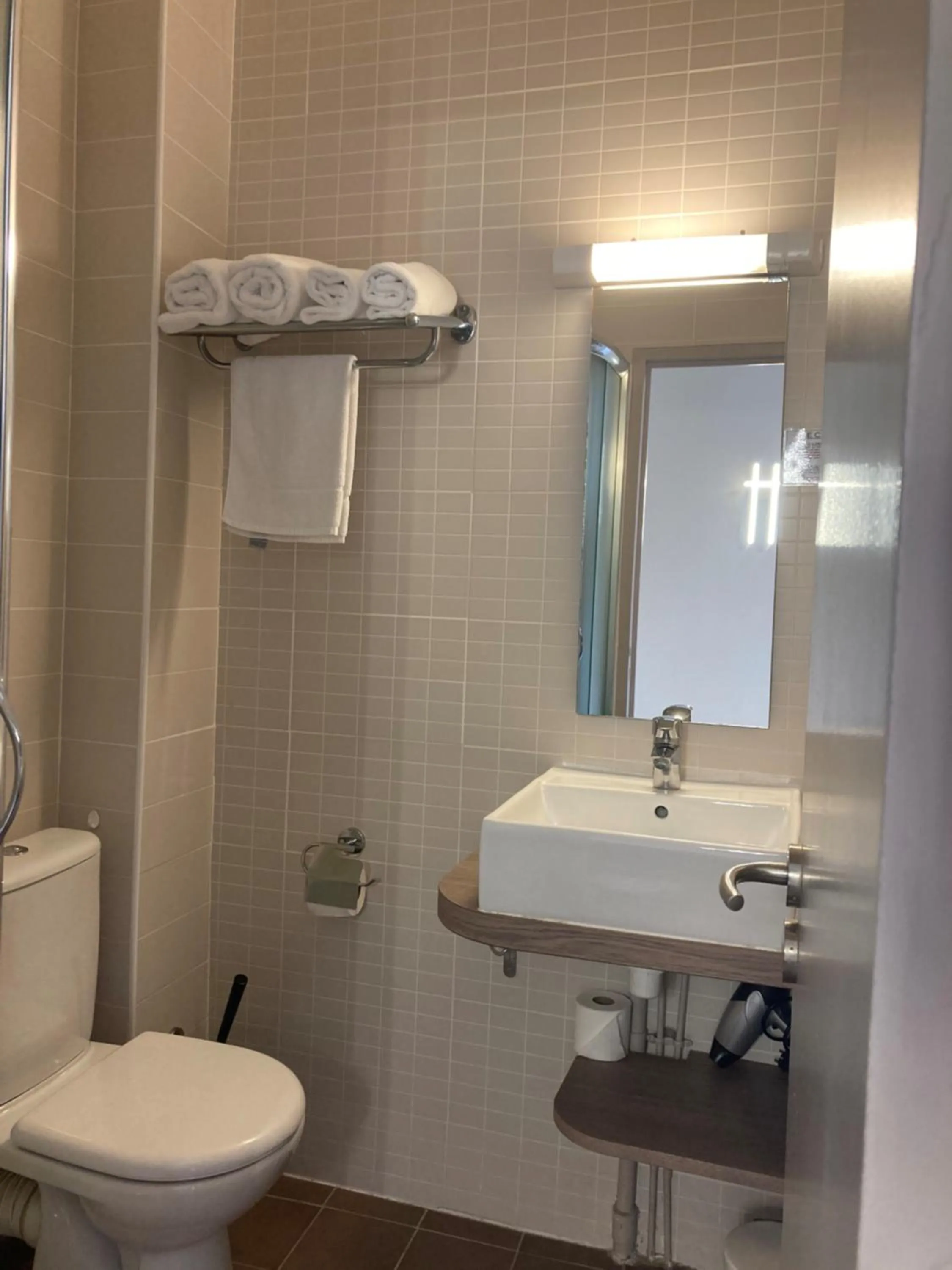 Bathroom in Hôtel Oxo