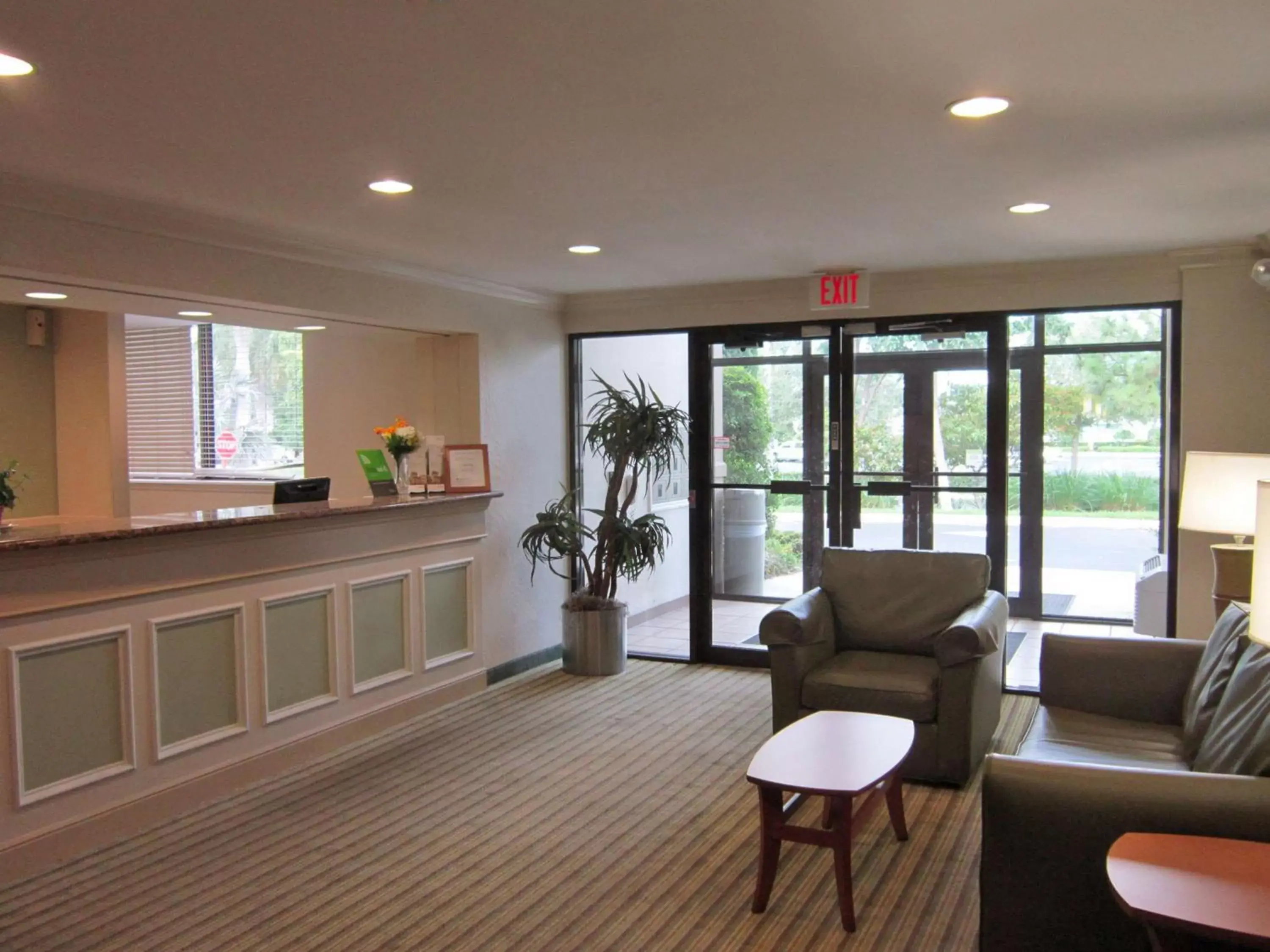 Lobby or reception, Lobby/Reception in Extended Stay America Suites - Fort Lauderdale - Cypress Creek - NW 6th Way