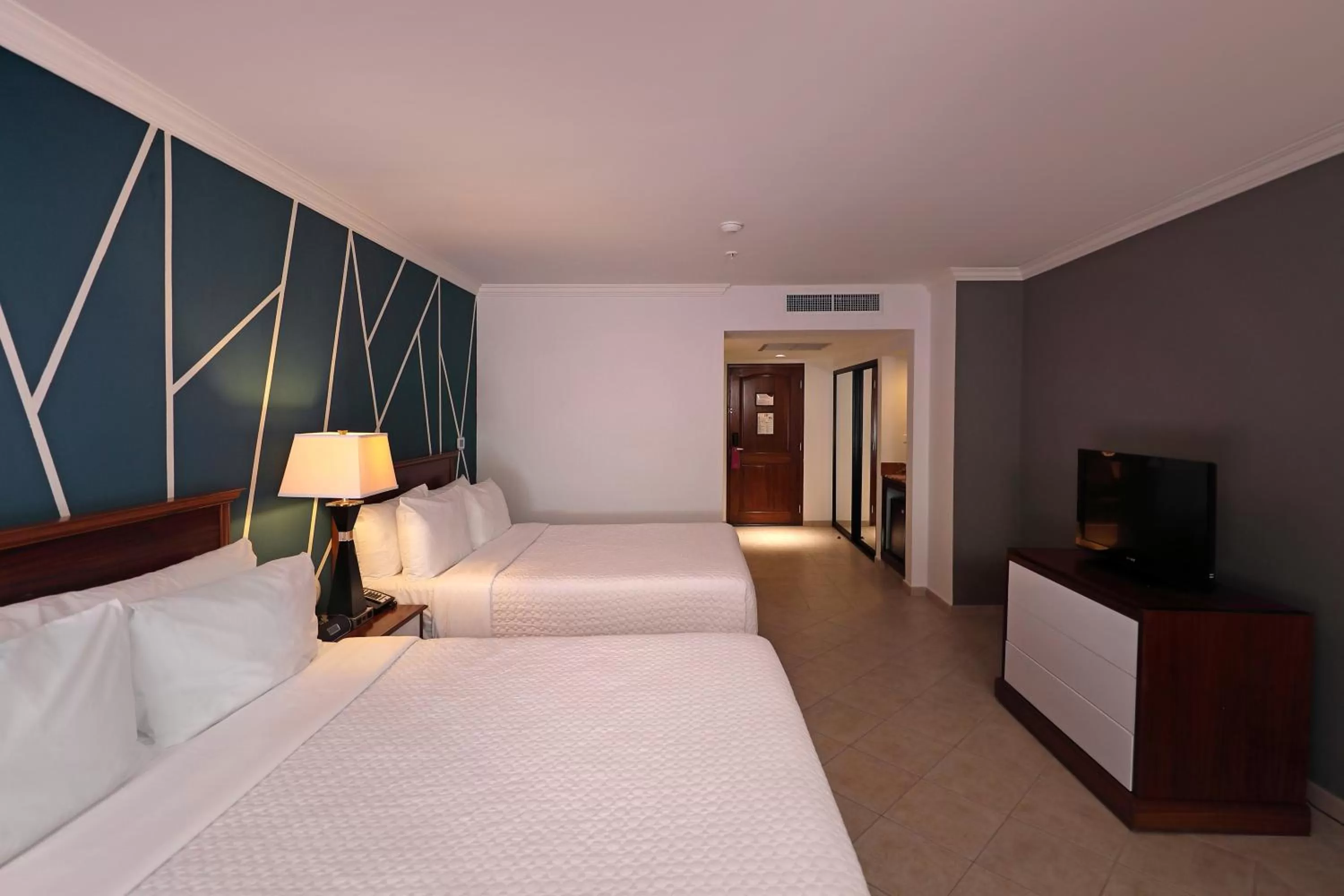 Bedroom, Bed in Crowne Plaza Panama by IHG