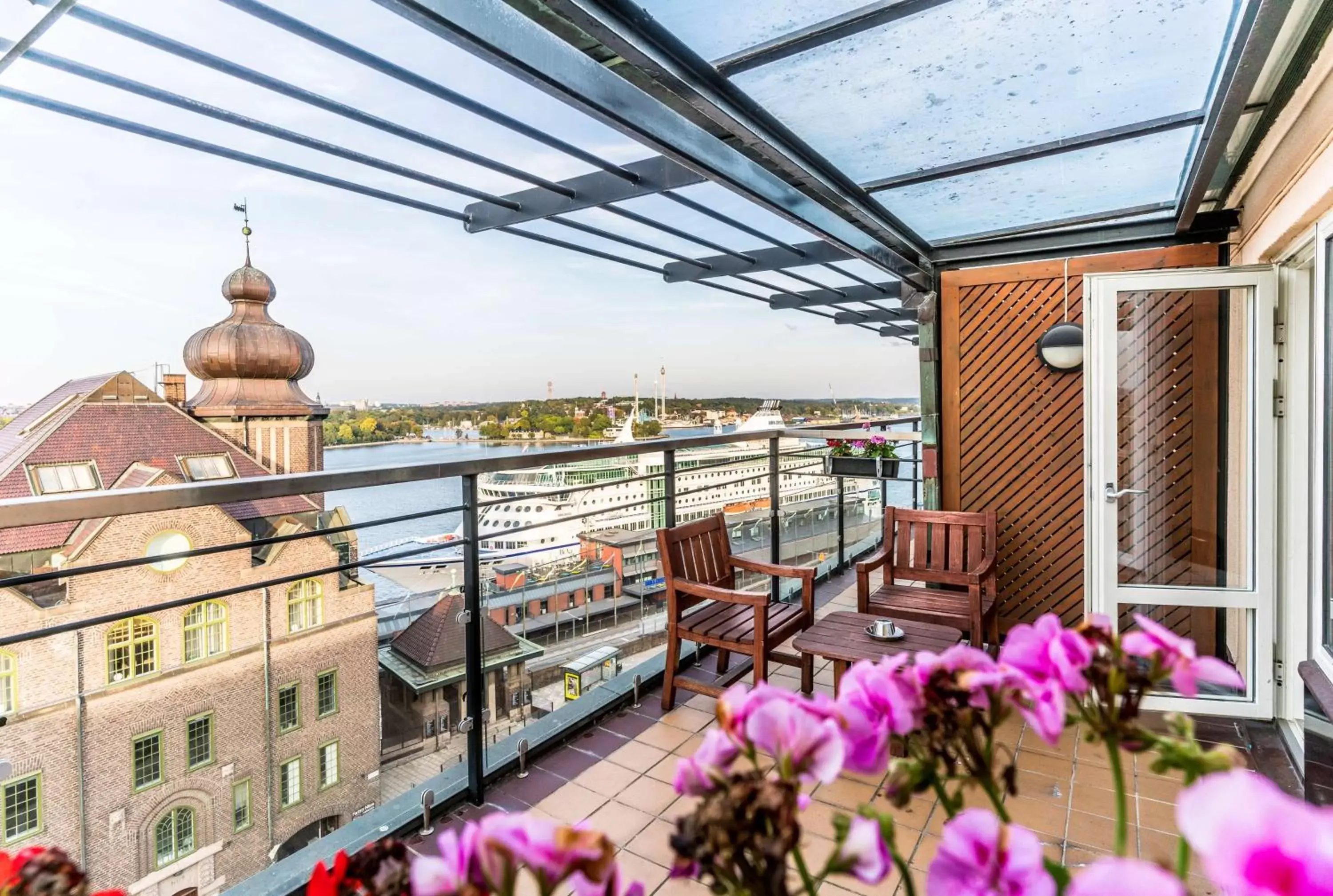 Photo of the whole room, Balcony/Terrace in Scandic Sjöfartshotellet