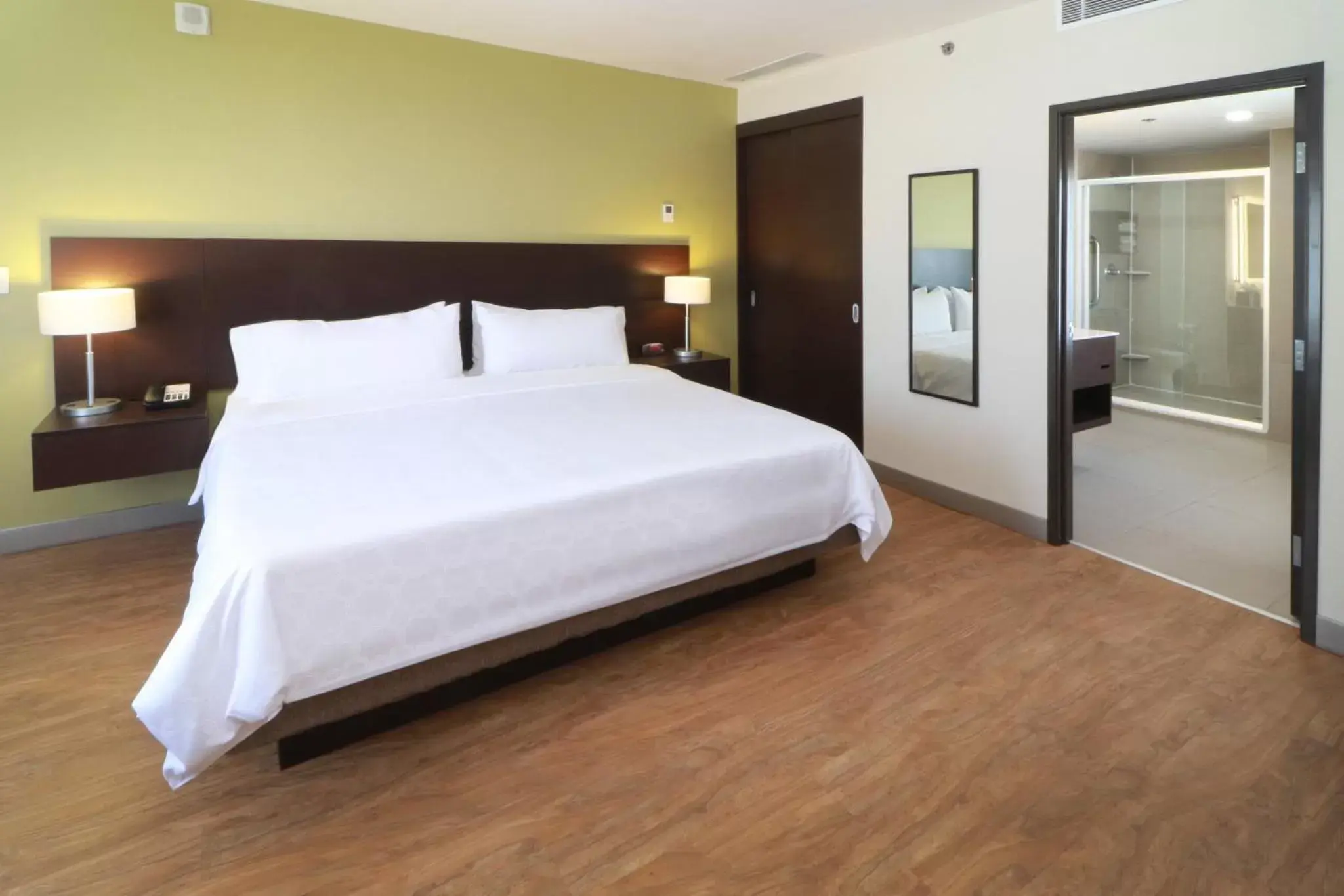 Photo of the whole room, Bed in Staybridge Suites San Luis Potosi, an IHG Hotel