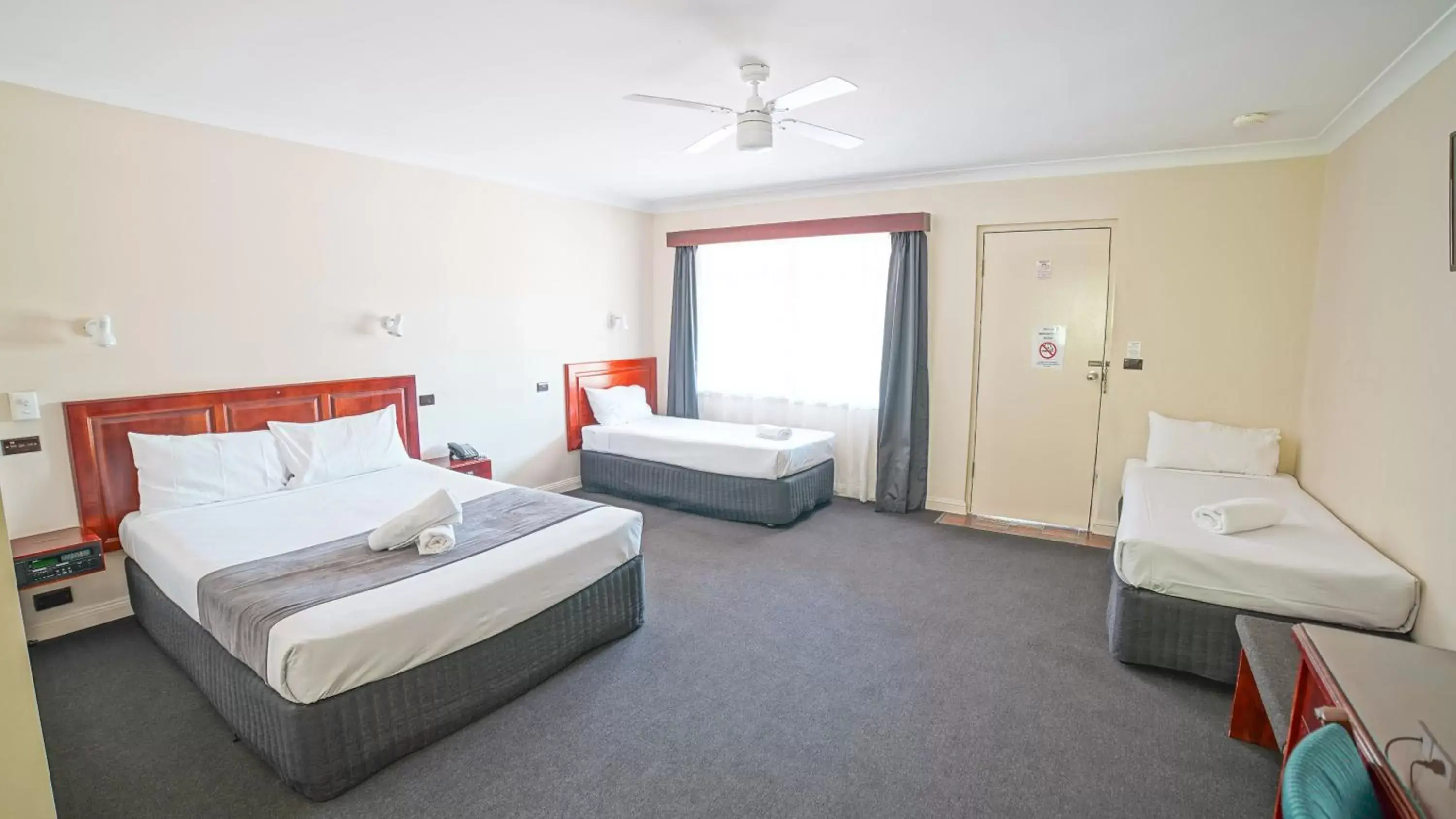 Bed in Country 2 Coast Motor Inn Coffs Harbour