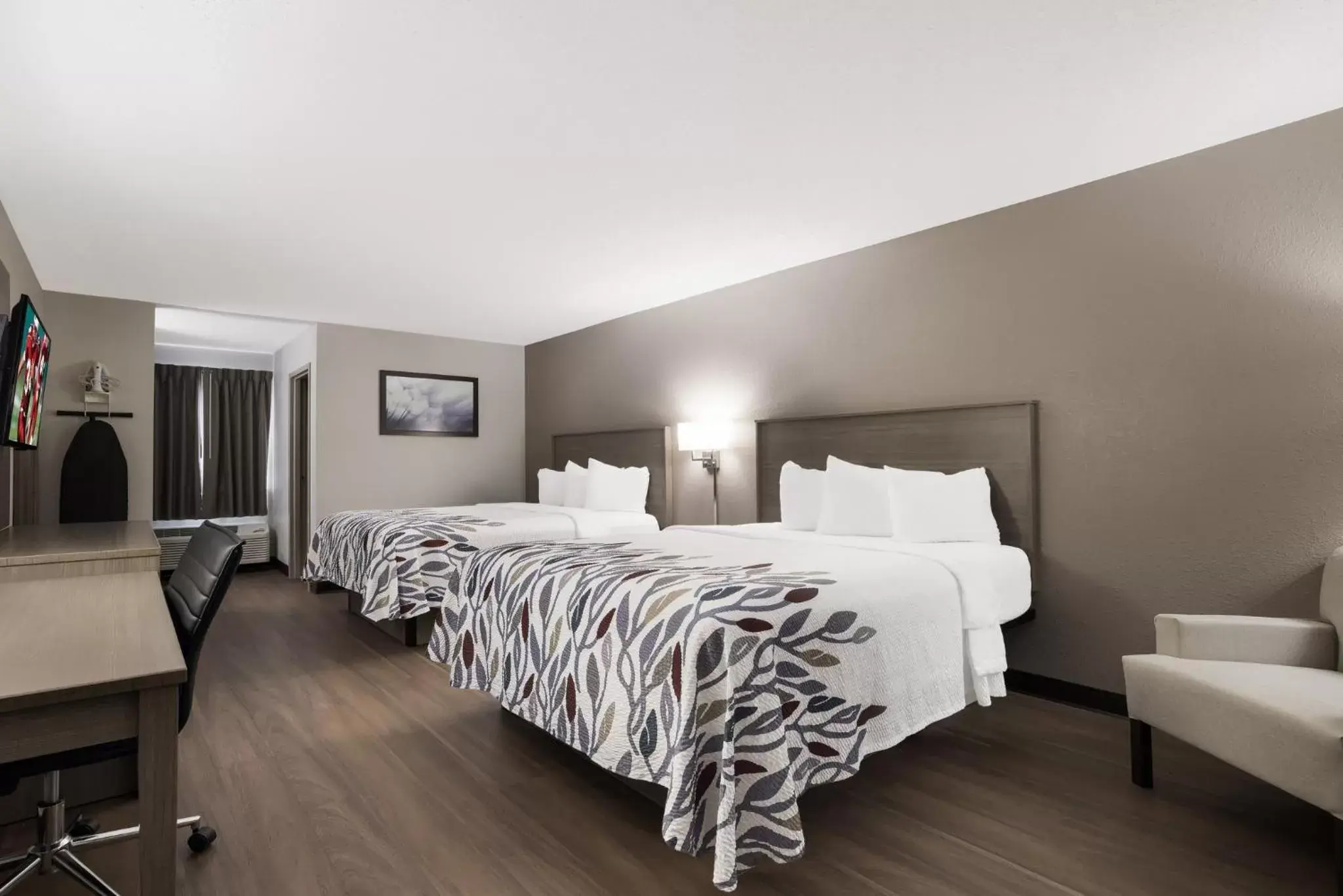 Superior Room with Two Queen Beds Non-Smoking in Red Roof Inn Weedsport Superior Room with Two Queen Beds Non-Smoking in Red Roof Inn Weedsport