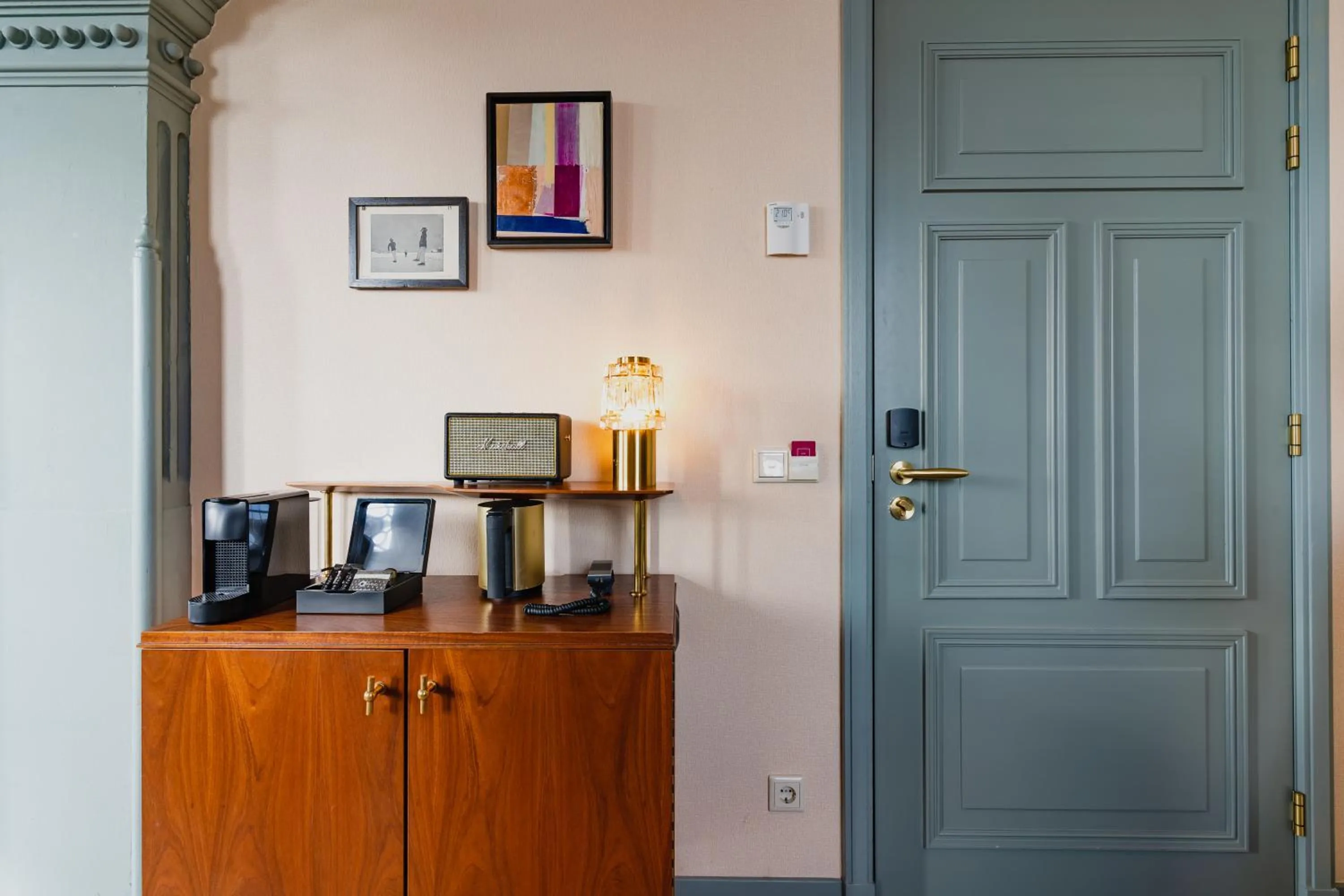 Coffee/tea facilities in Hotel Mercier