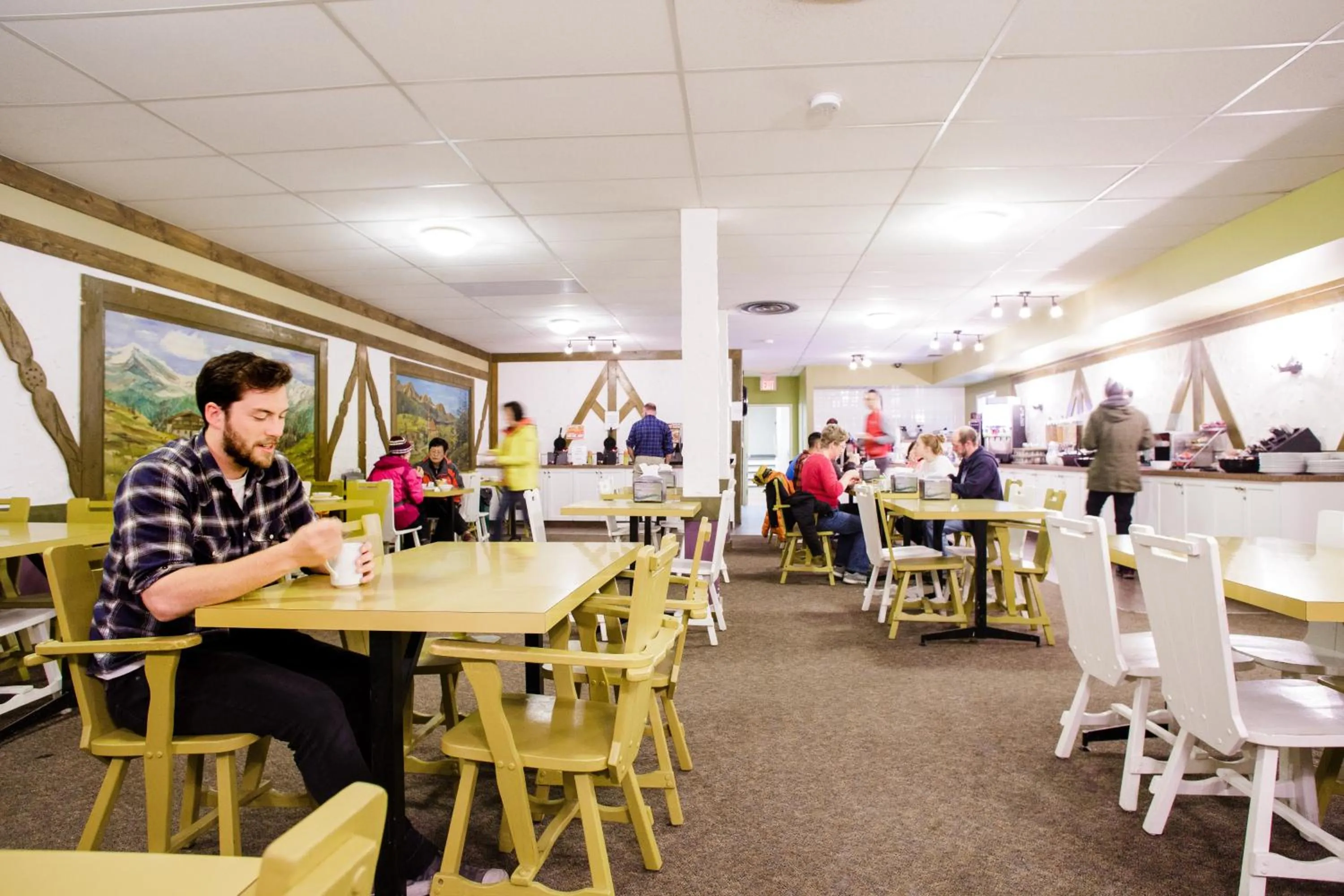 Restaurant/places to eat in Mountaineer Lodge