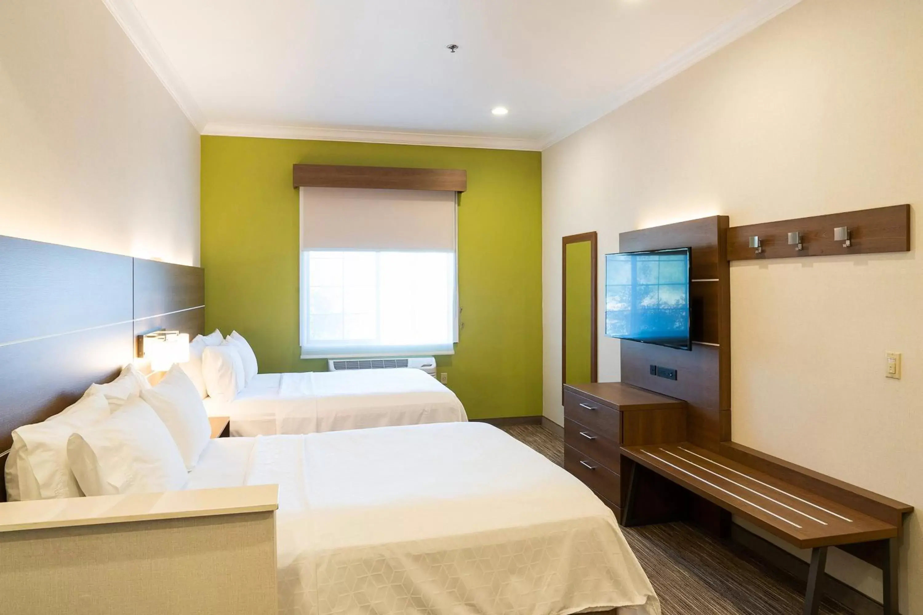 Bedroom, Bed in Holiday Inn Express Davis-University Area, an IHG Hotel