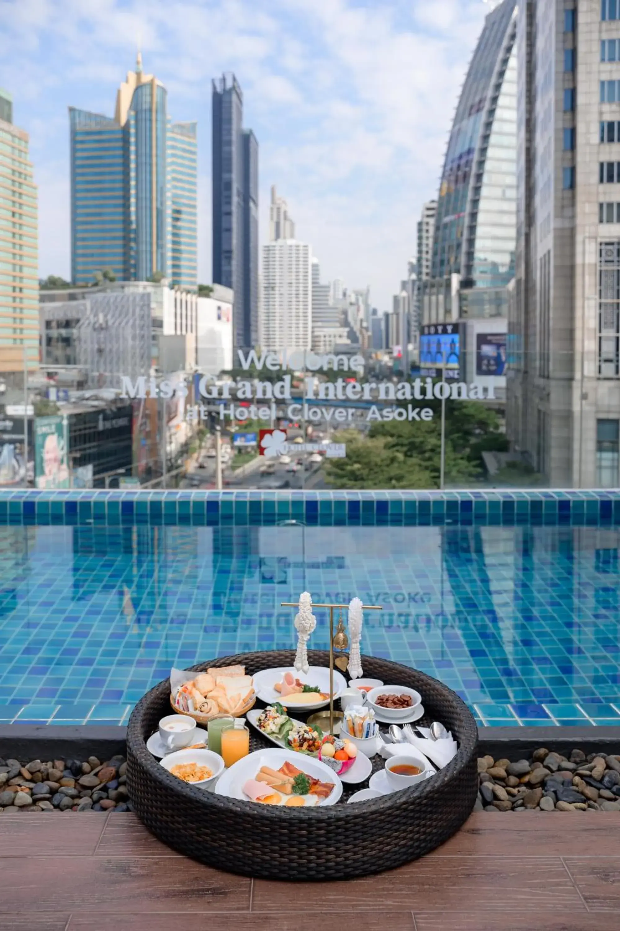 Swimming pool in Hotel Clover Asoke - SHA Extra Plus