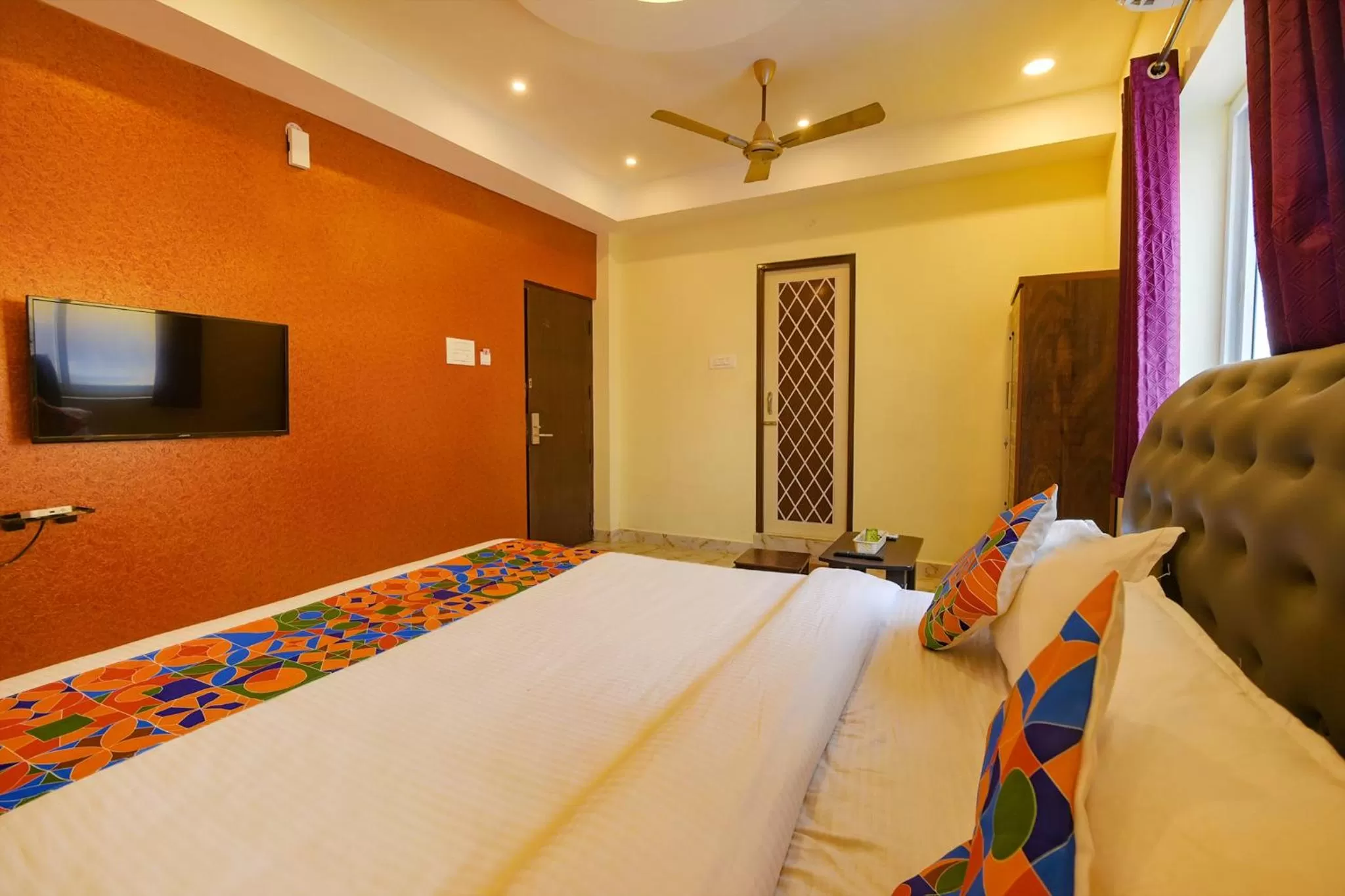 Bed in FabHotel The Fortune Inn