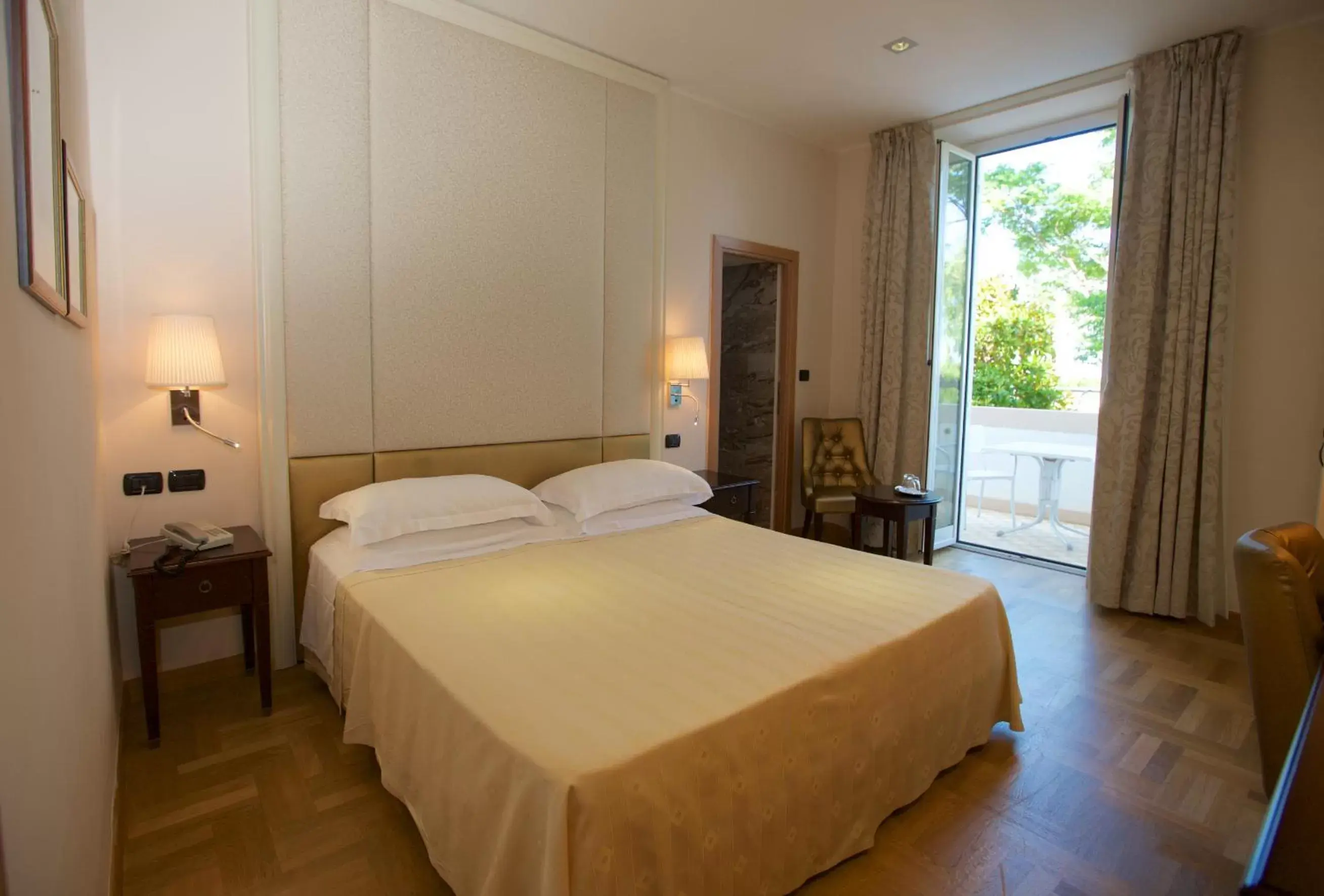 Bed in Grand Hotel Mediterranee