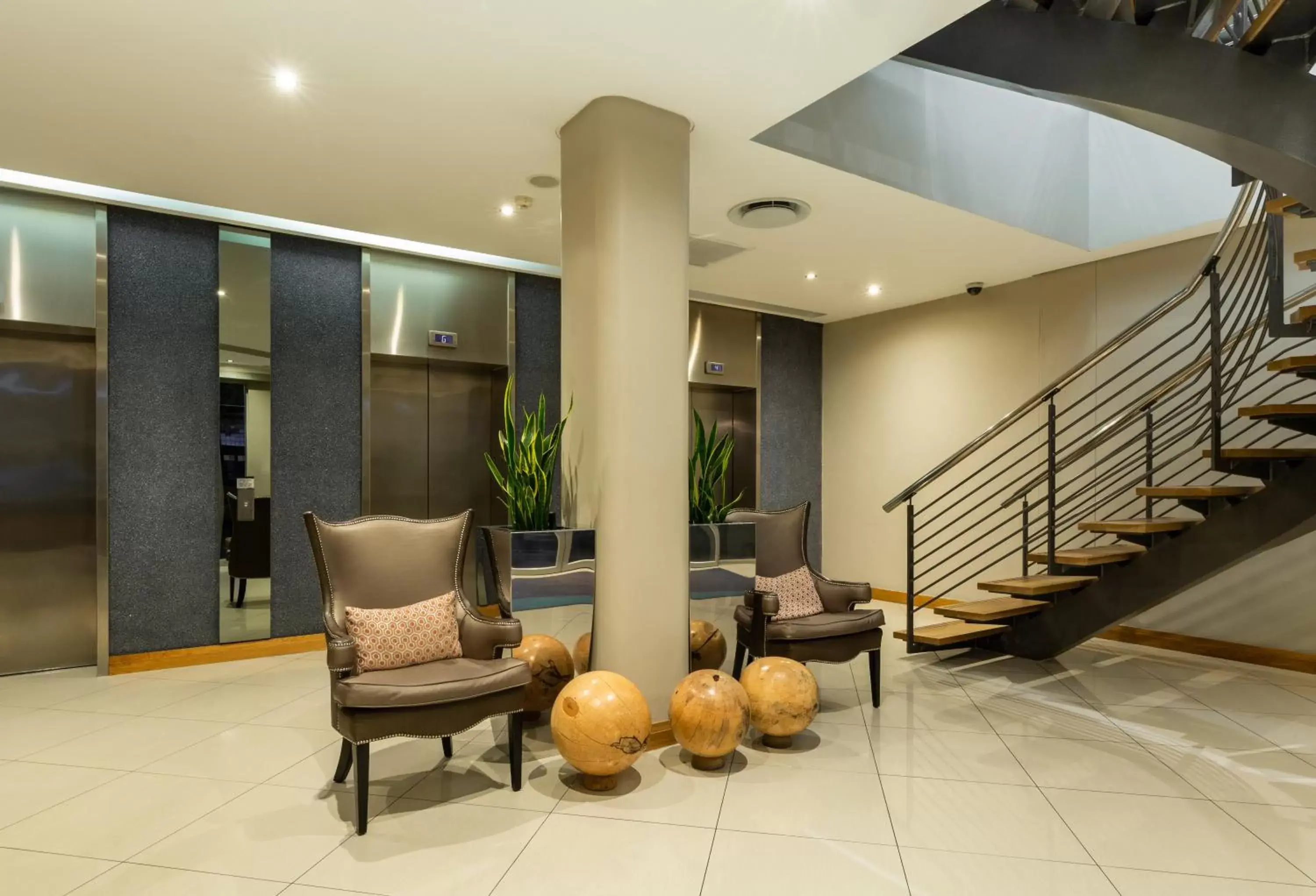 Property building, Lobby/Reception in Holiday Inn Express Cape Town City Centre, an IHG Hotel