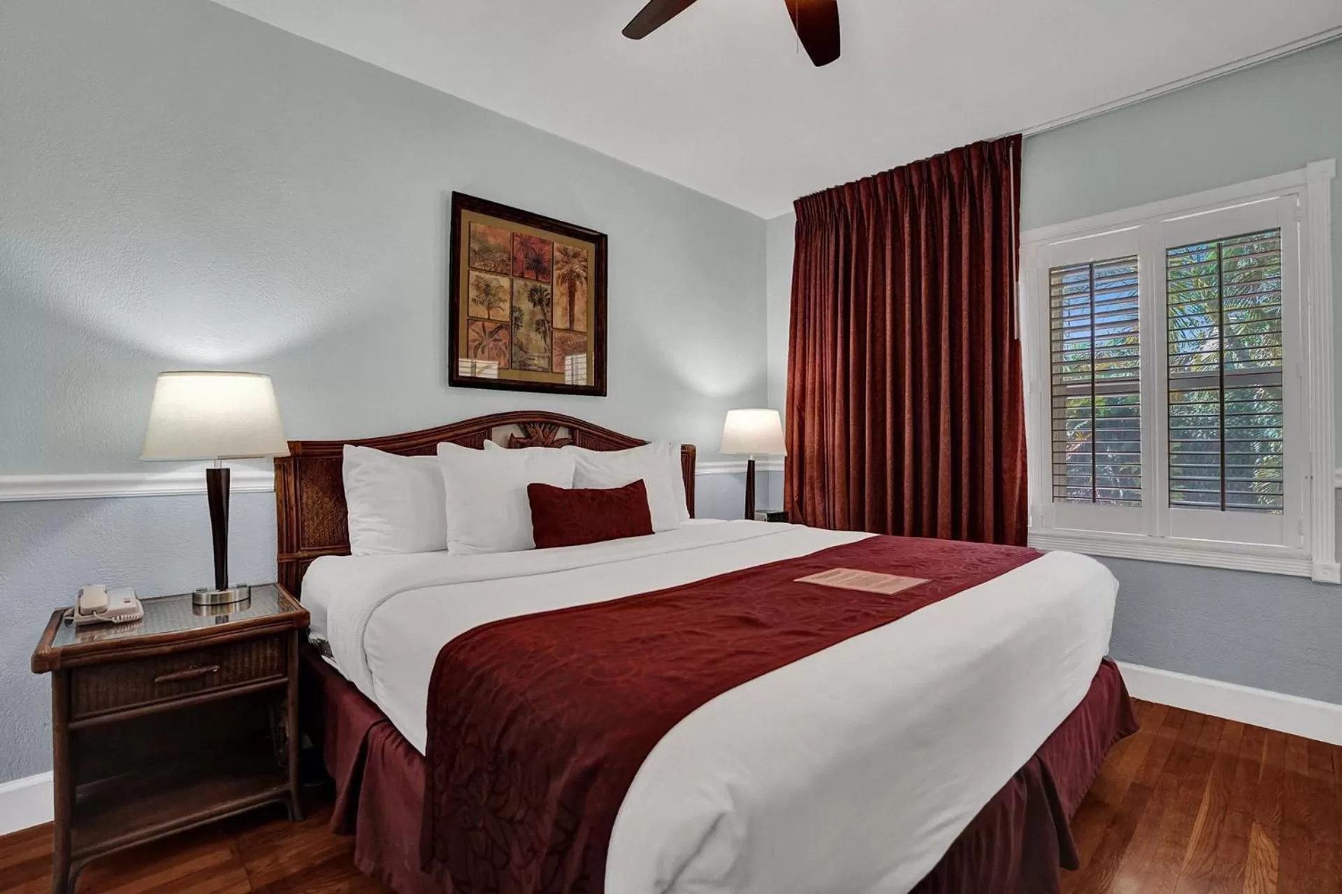 Bed in The Worthington Resorts - Clothing Optional - Men Only - Solo hombres