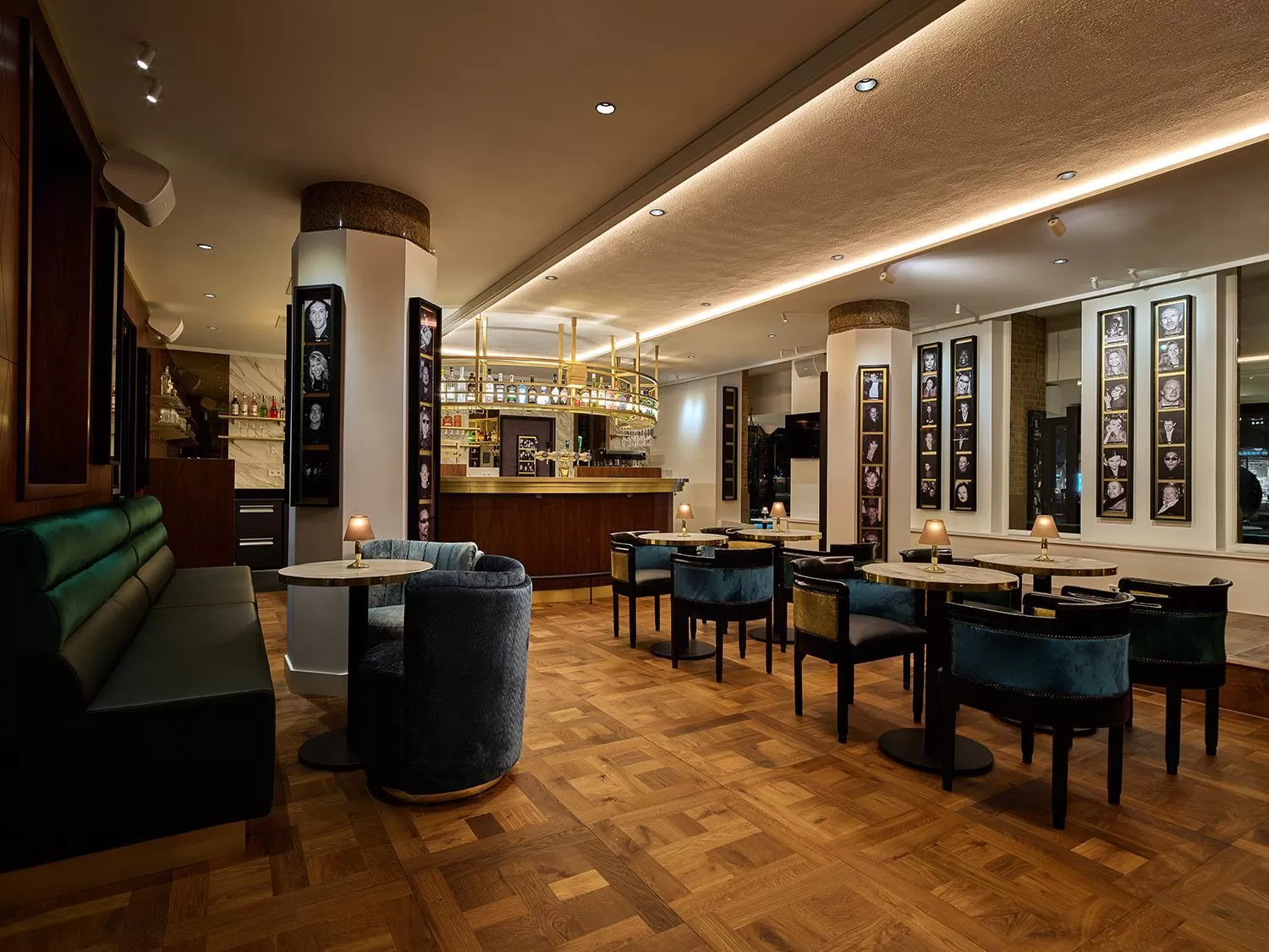 Lounge or bar in Clayton Hotel Amsterdam American