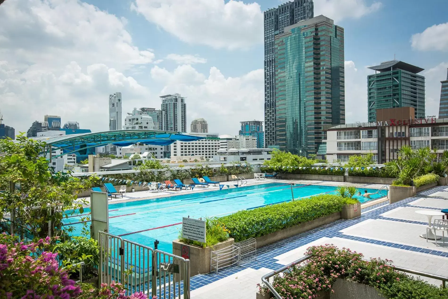 Swimming Pool in Trinity Silom Hotel