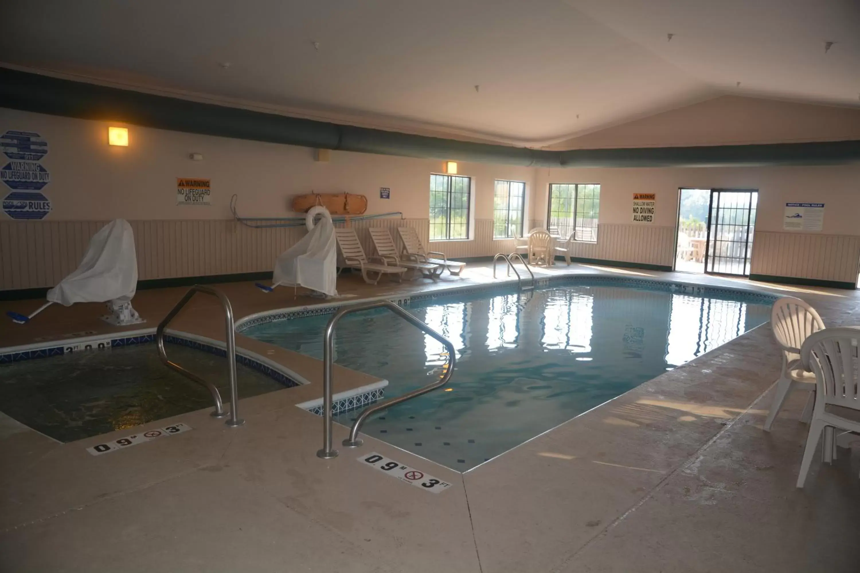 Swimming Pool in Countryside Inn and Suites