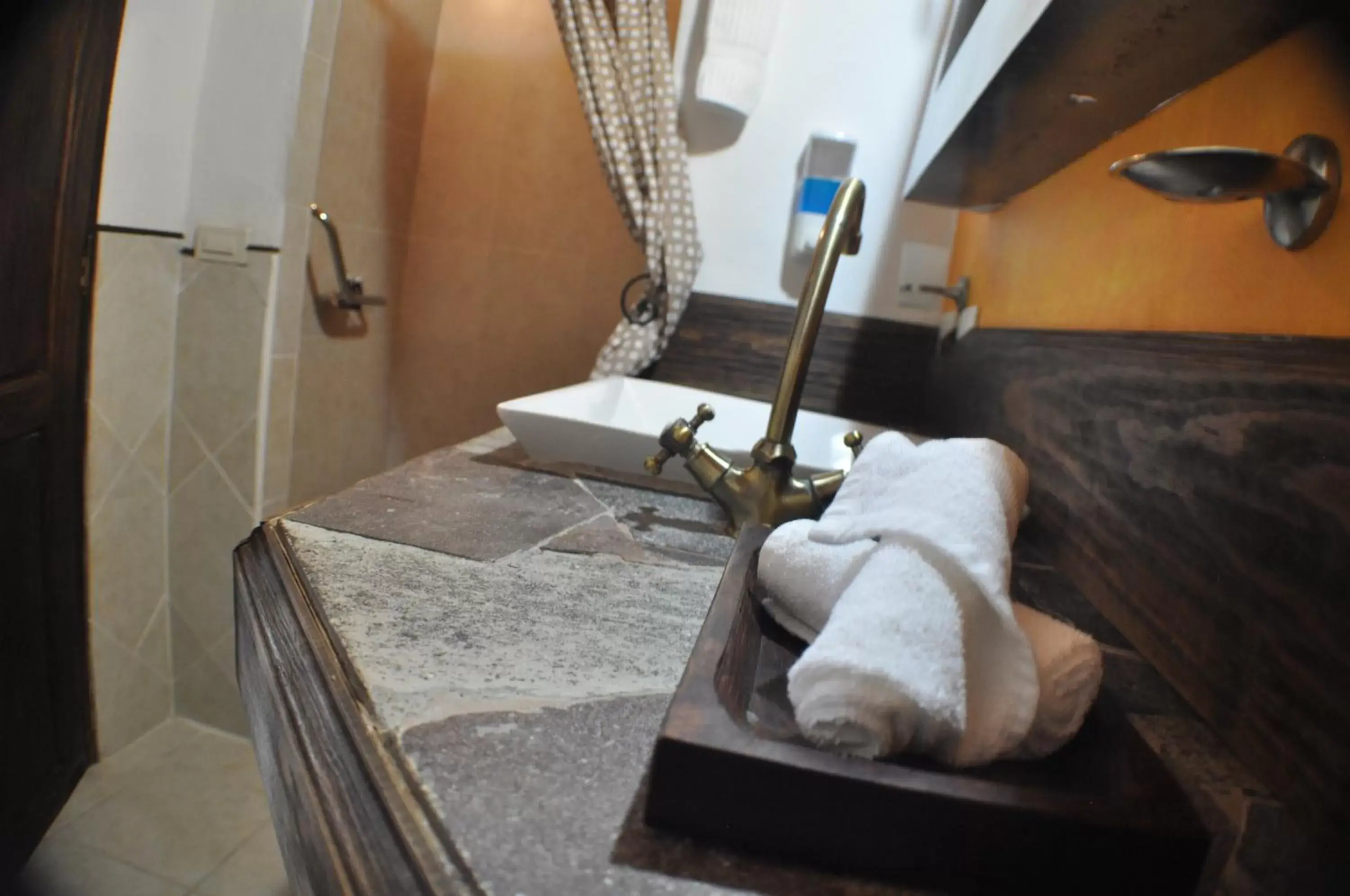 Bathroom in Hotel Villa Cassis