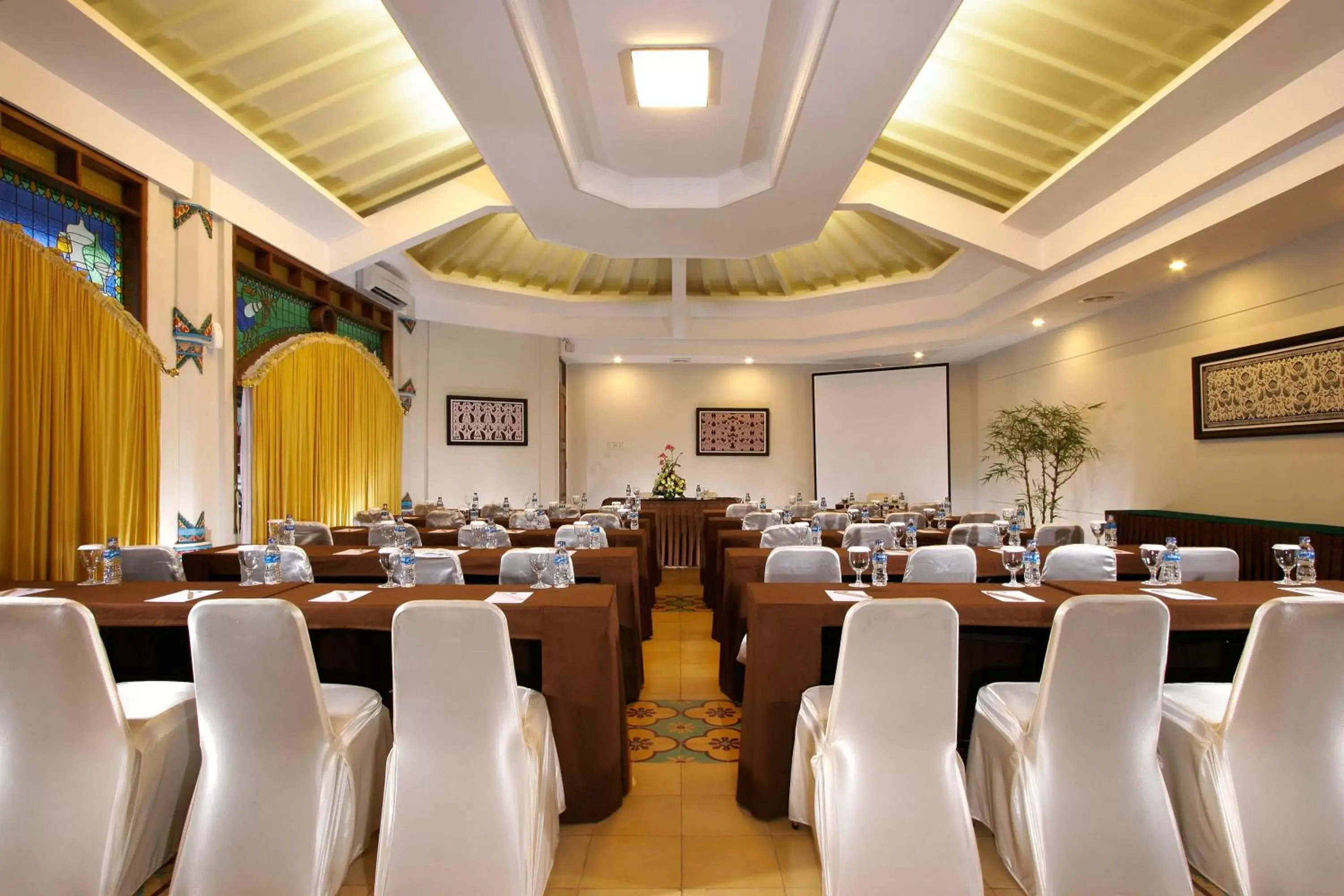 Meeting/conference room in Cakra Kusuma Hotel