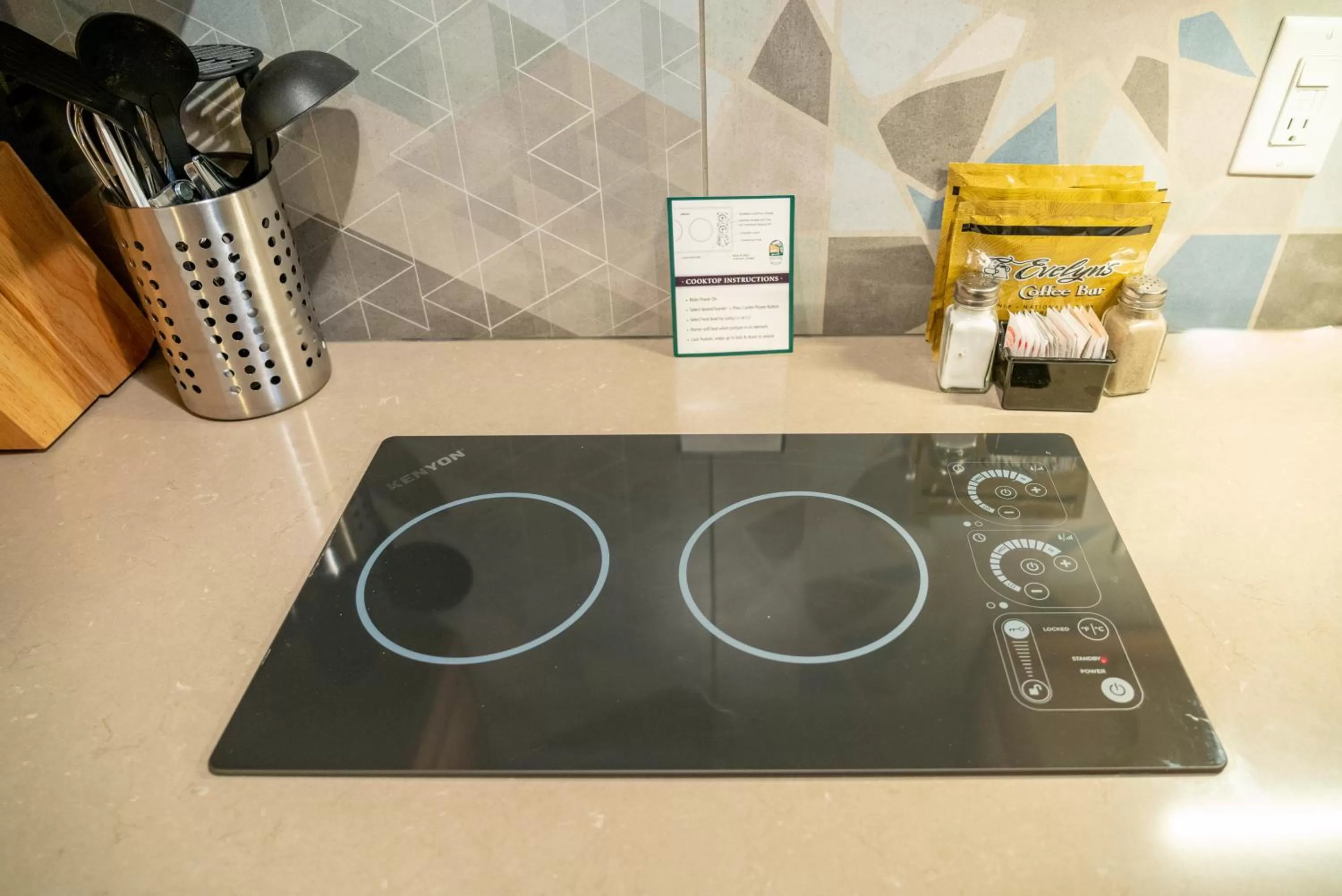 Kitchen or kitchenette in Tunnel Mountain Resort