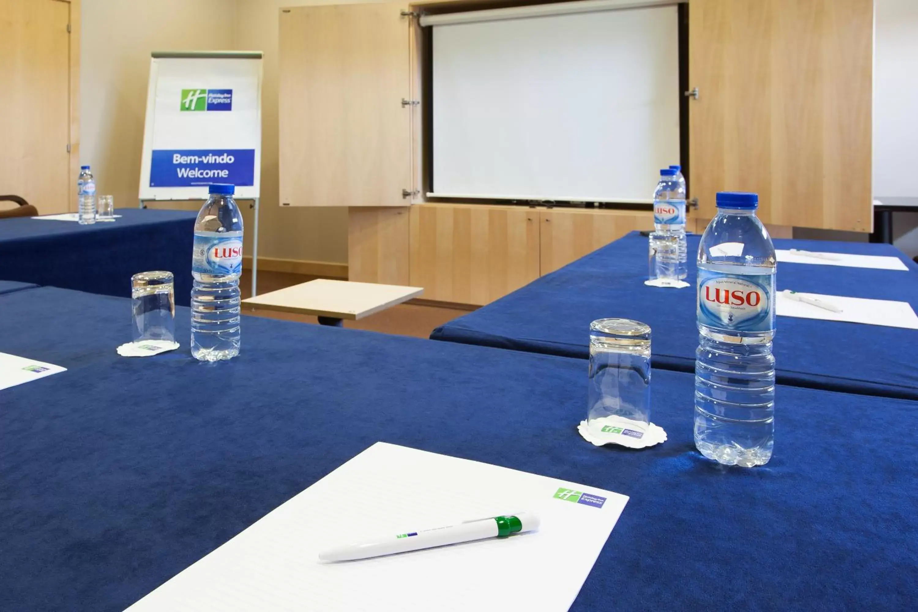 Meeting/conference room, Business Area/Conference Room in Holiday Inn Express Lisbon-Oeiras, an IHG Hotel