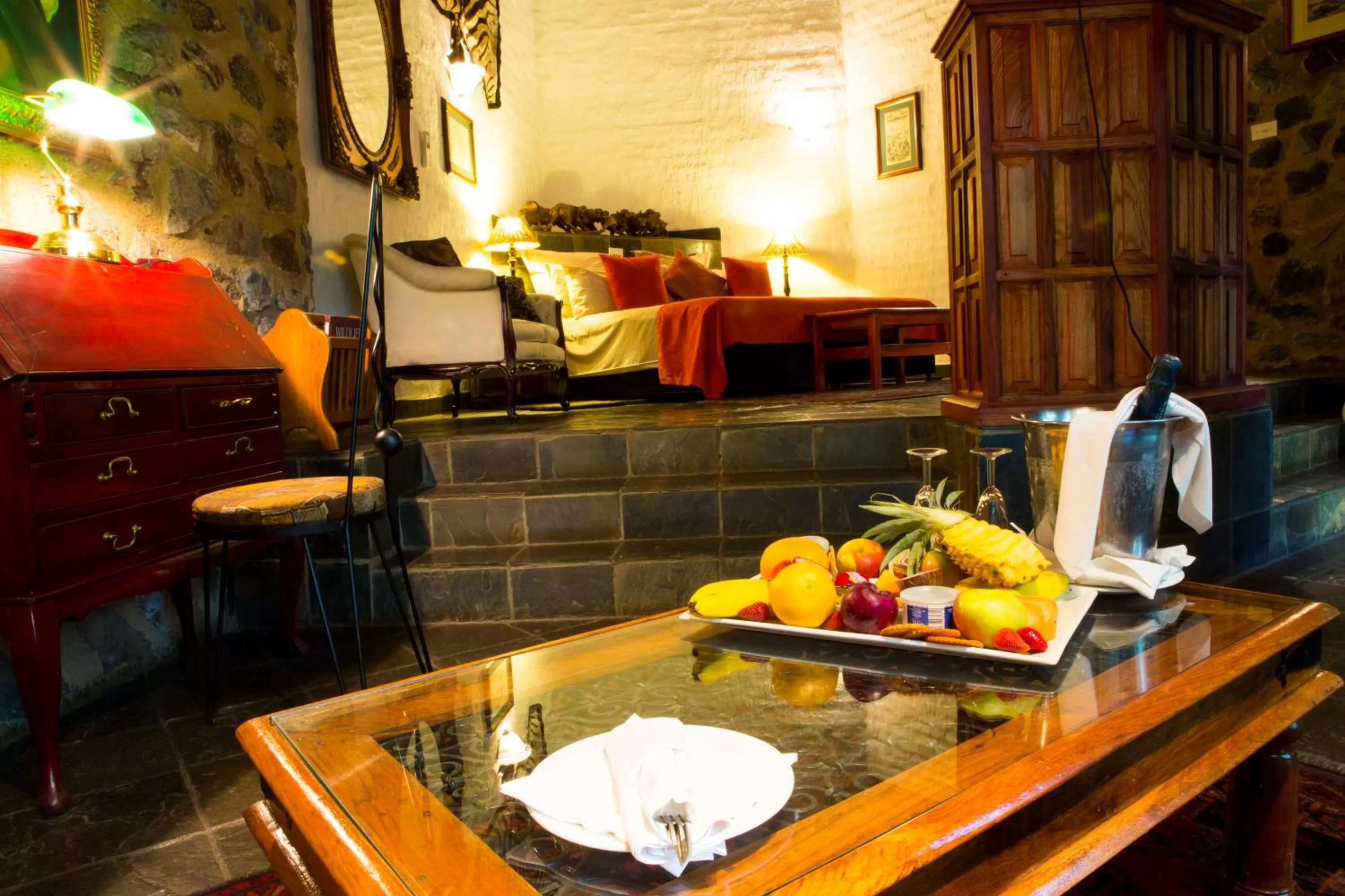 Bed in Misty Hills Country Hotel, Conference Centre & Spa