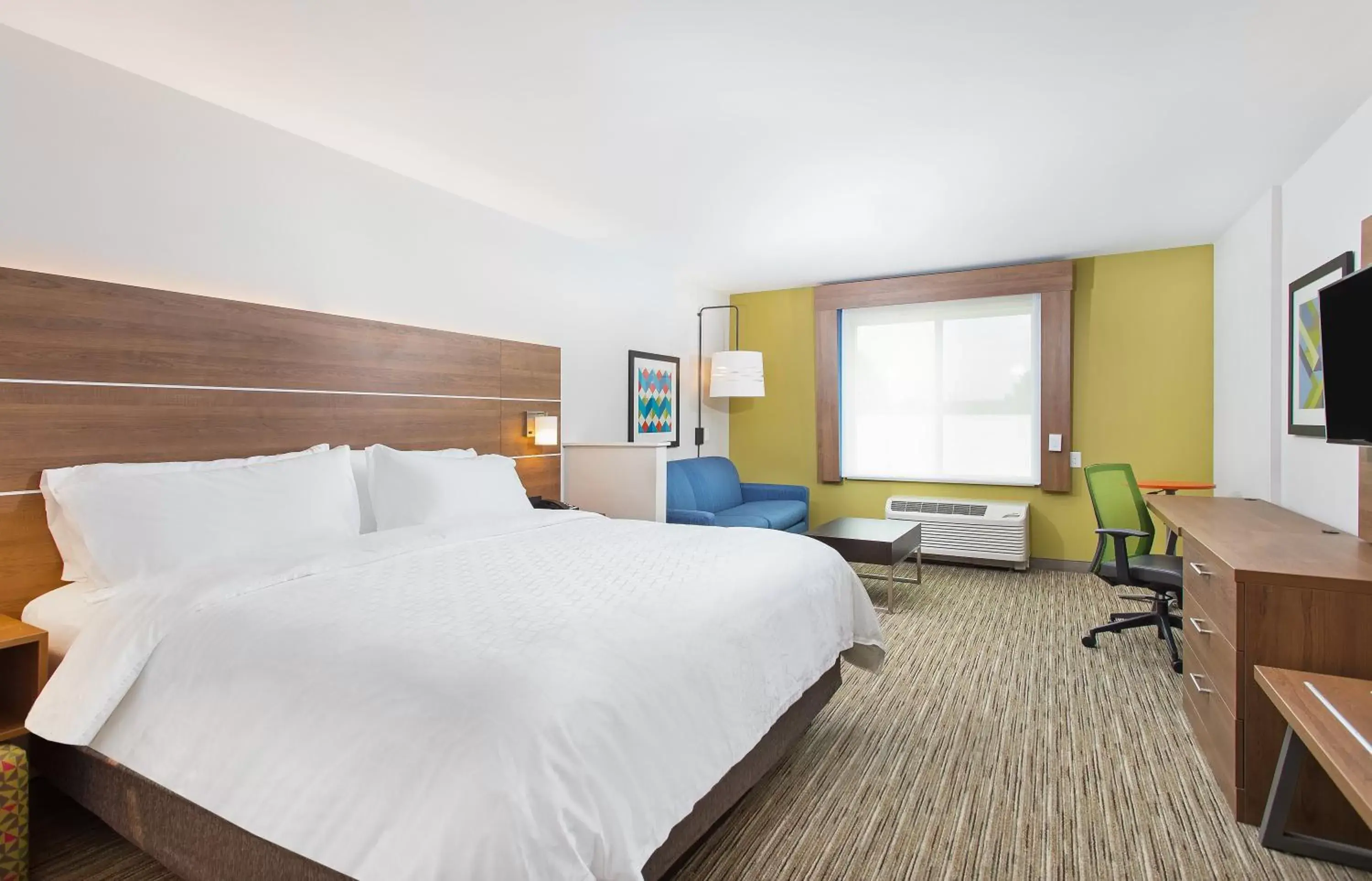 Photo of the whole room, Bed in Holiday Inn Express & Suites - La Grange by IHG Photo of the whole room, Bed in Holiday Inn Express & Suites - La Grange by IHG