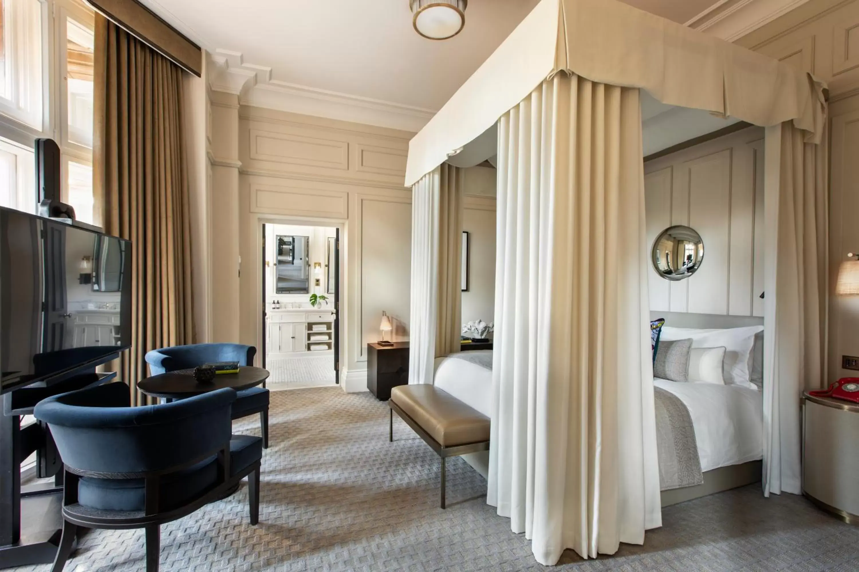 Bedroom, Seating Area in Kimpton - Fitzroy London, an IHG Hotel