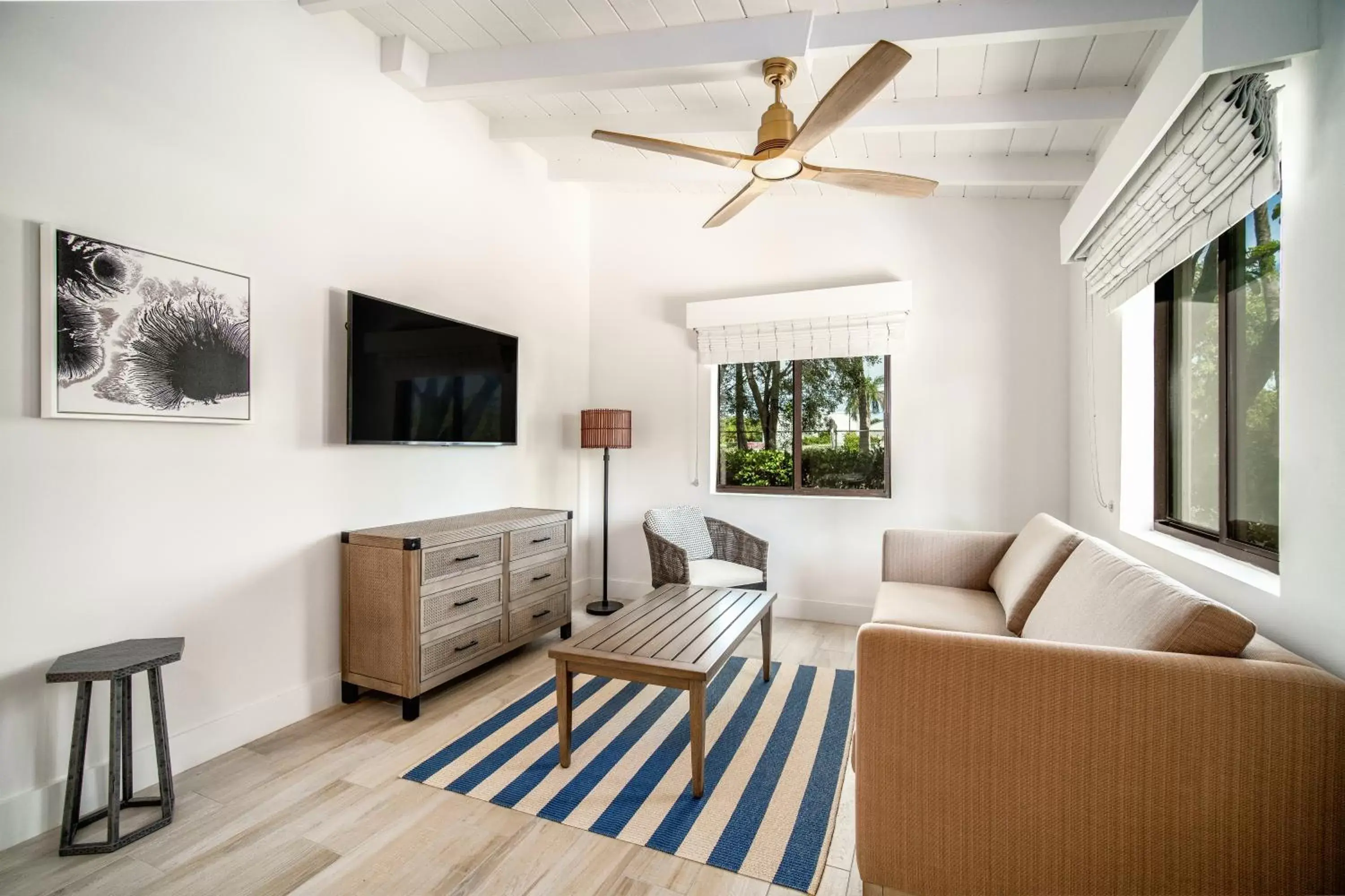 Living room, Seating Area in Chesapeake Beach Resort