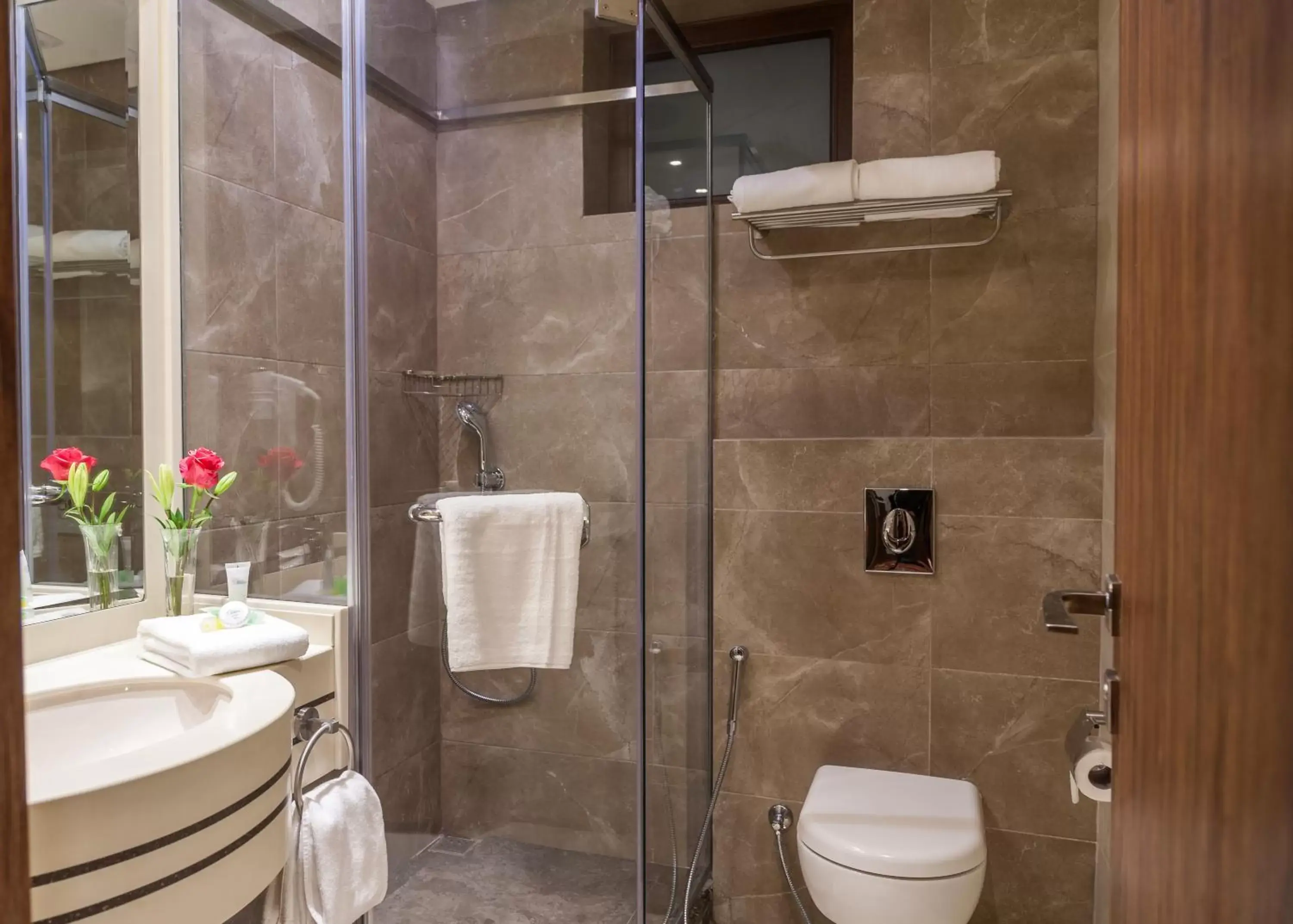 Shower, Bathroom in Gerasa Hotel