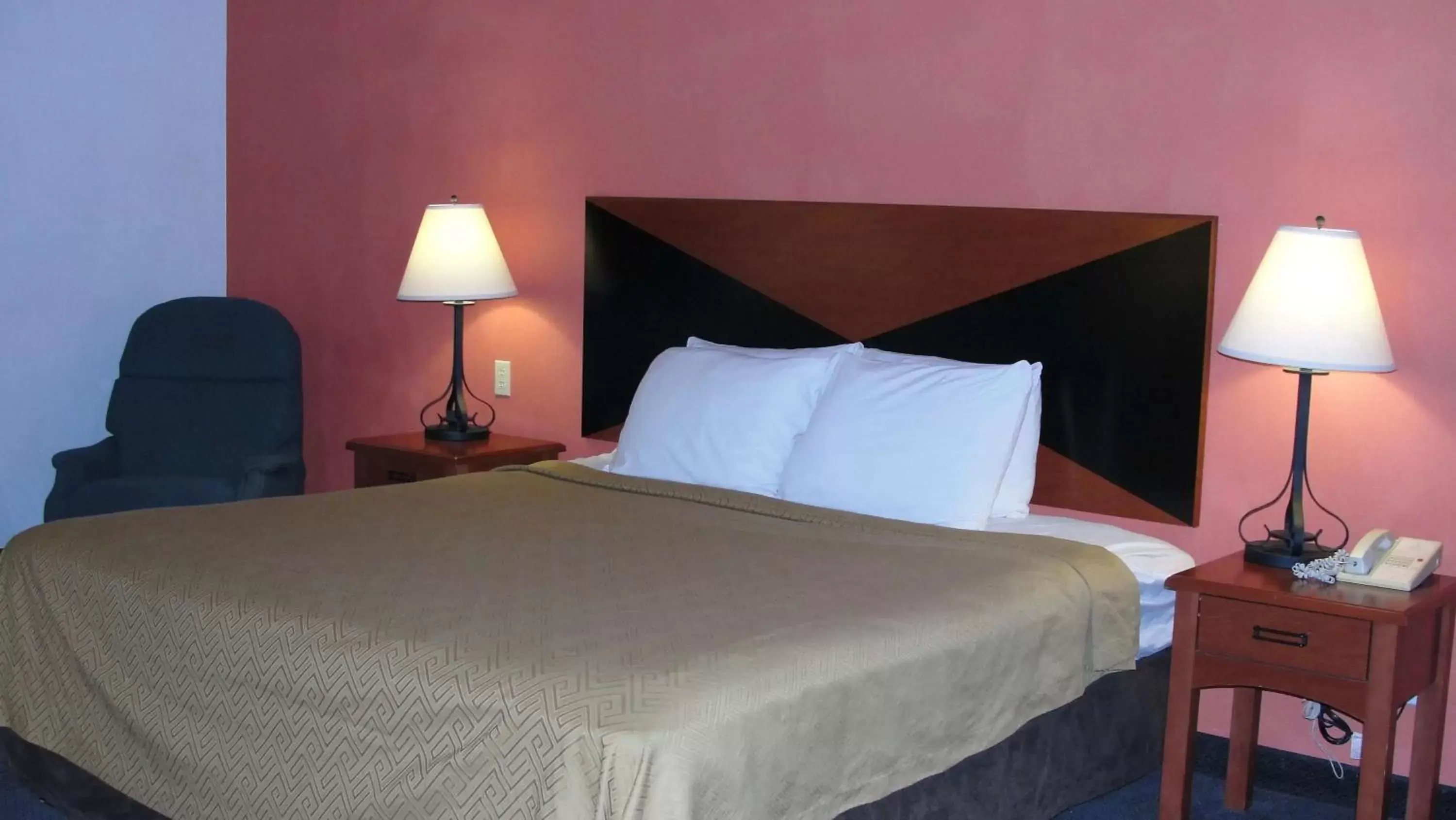 Other, Bed in SureStay Hotel by Best Western Greenville