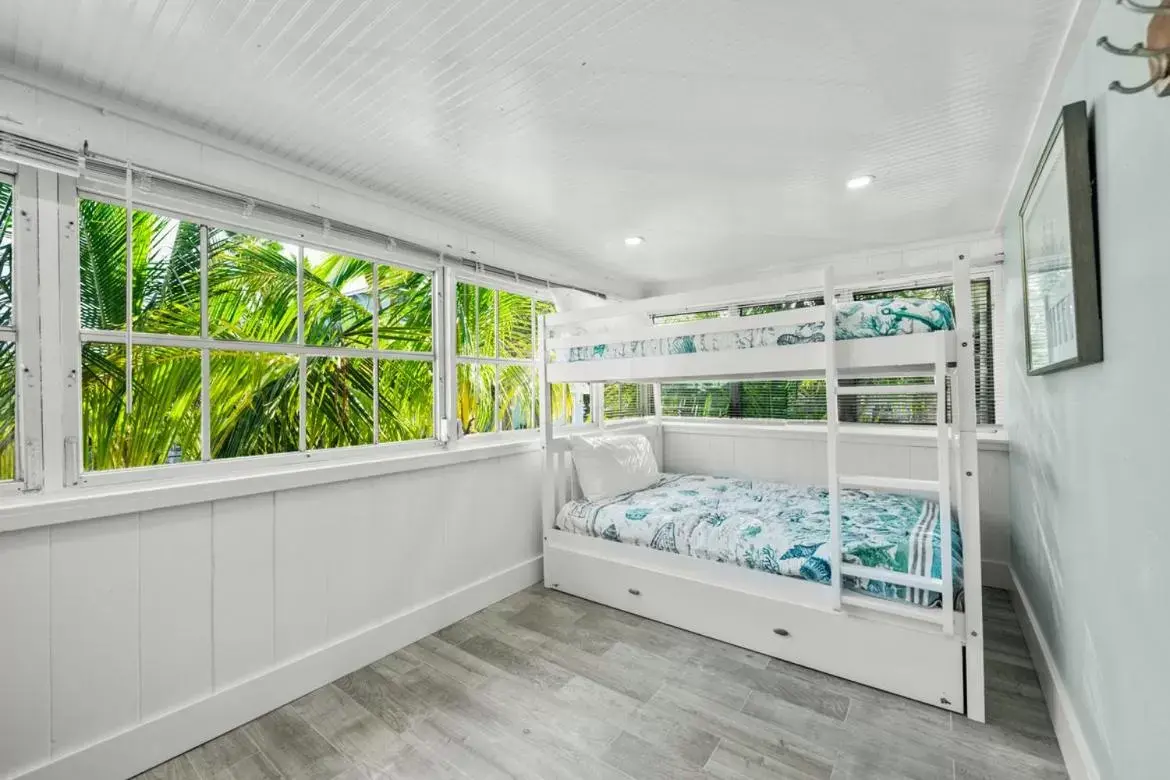 Bedroom, Bunk Bed in Pelican Post at Anna Maria Island Inn