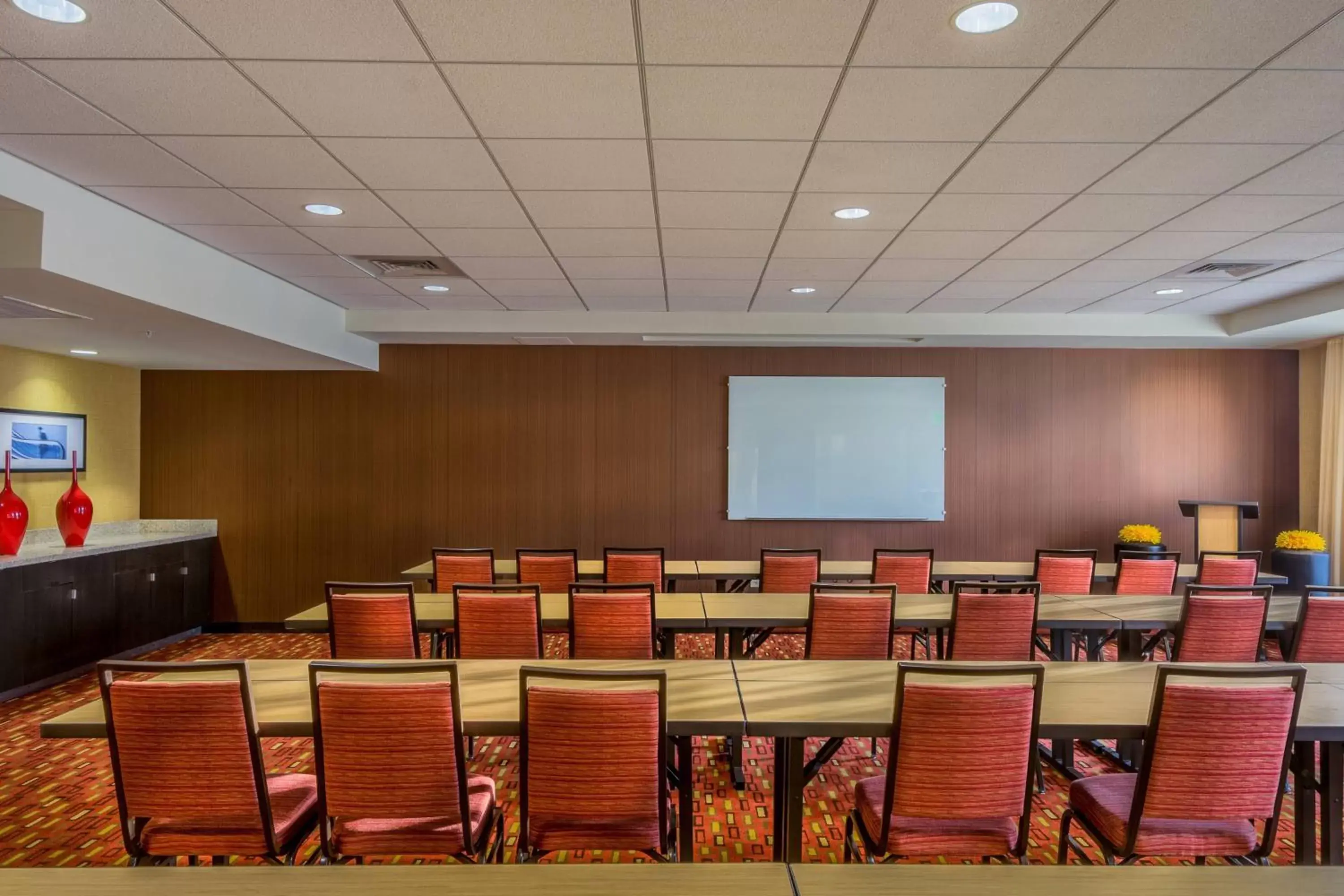 Meeting/conference room in Courtyard by Marriott Charleston Downtown/Civic Center