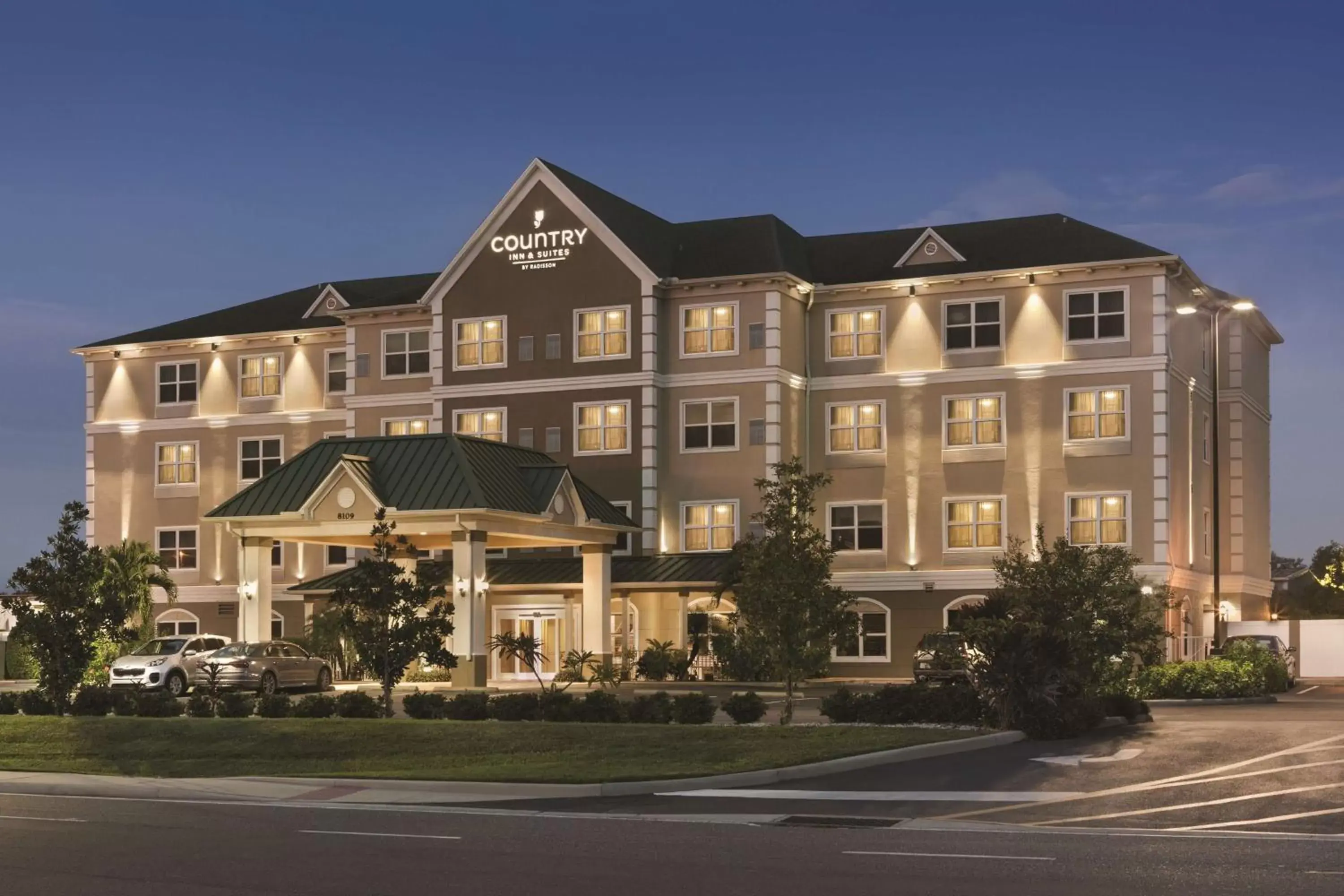 Property Building in Country Inn & Suites by Radisson, Tampa Airport North, FL