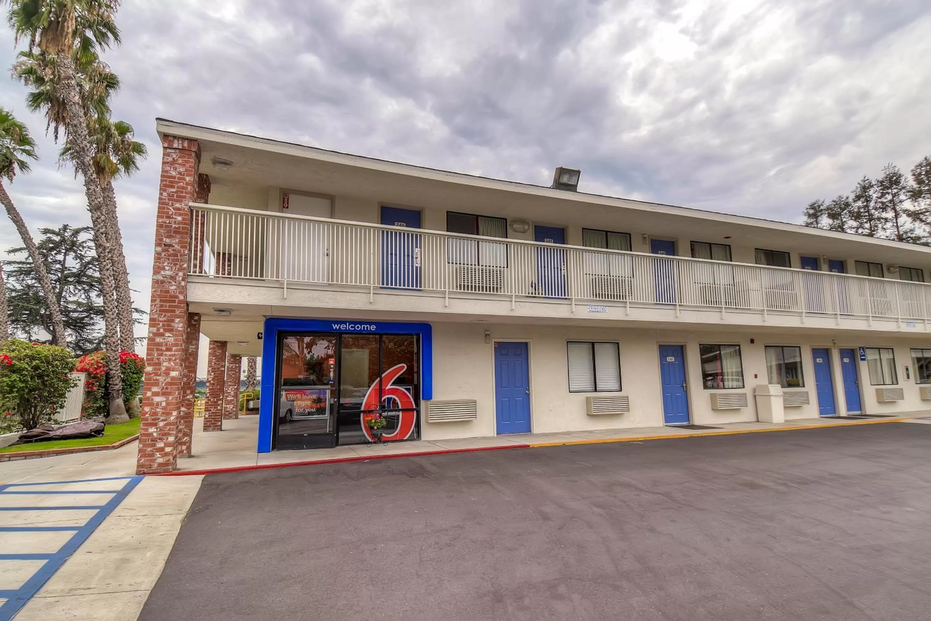 Facade/entrance in Motel 6-Arcadia, CA - Los Angeles - Pasadena Area