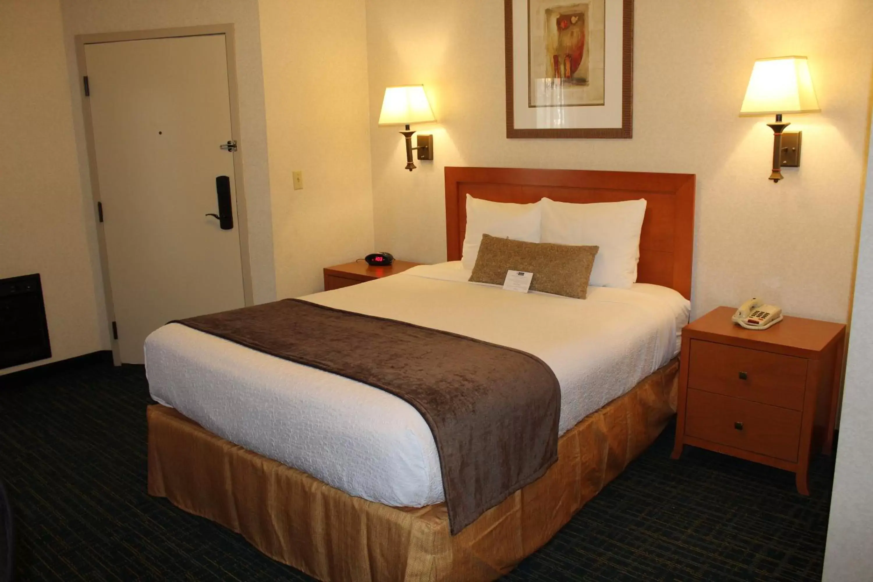 Bed in Best Western De Anza Inn