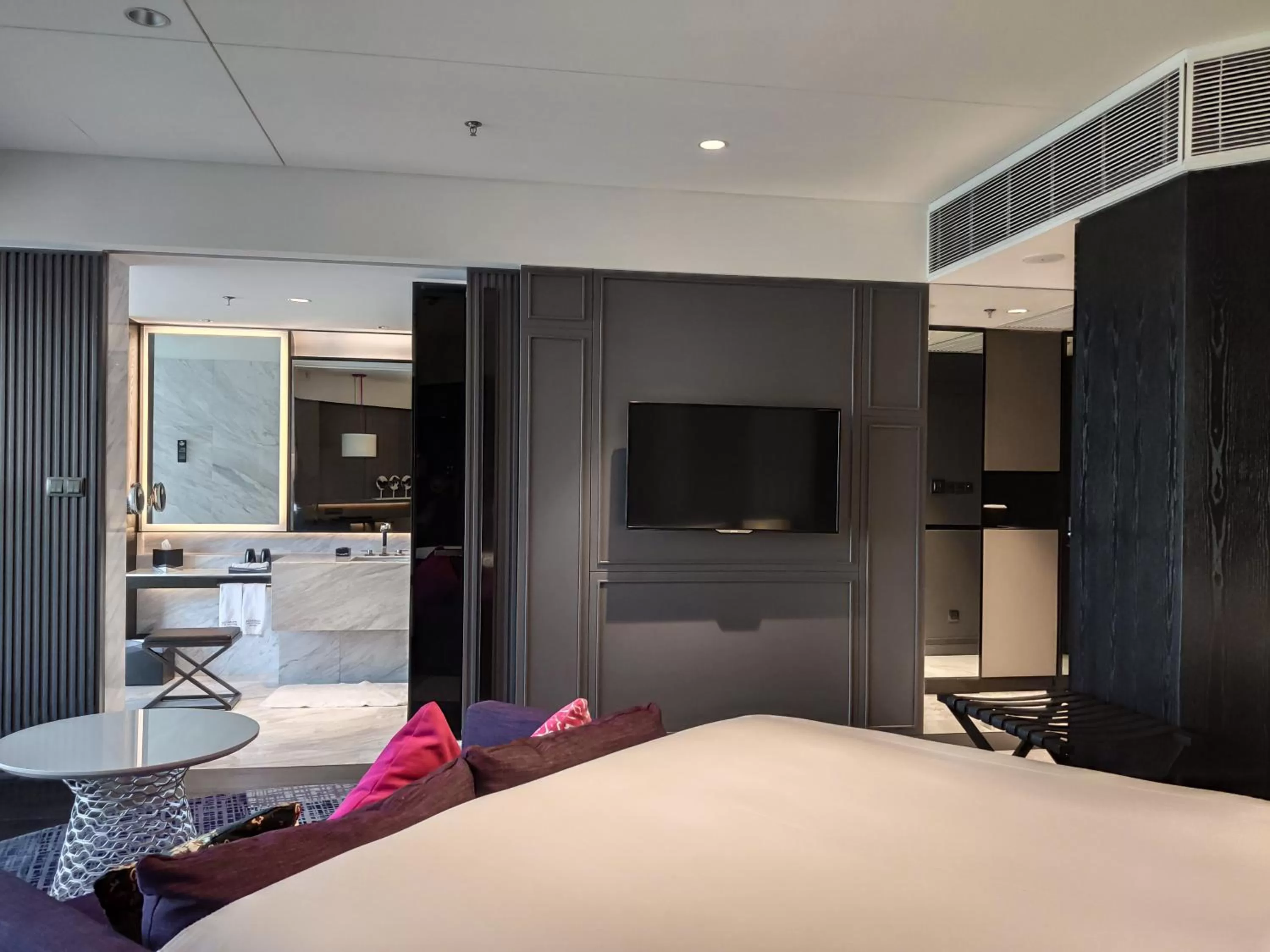 Bed in The Shanhaitian Resort Sanya, Autograph Collection