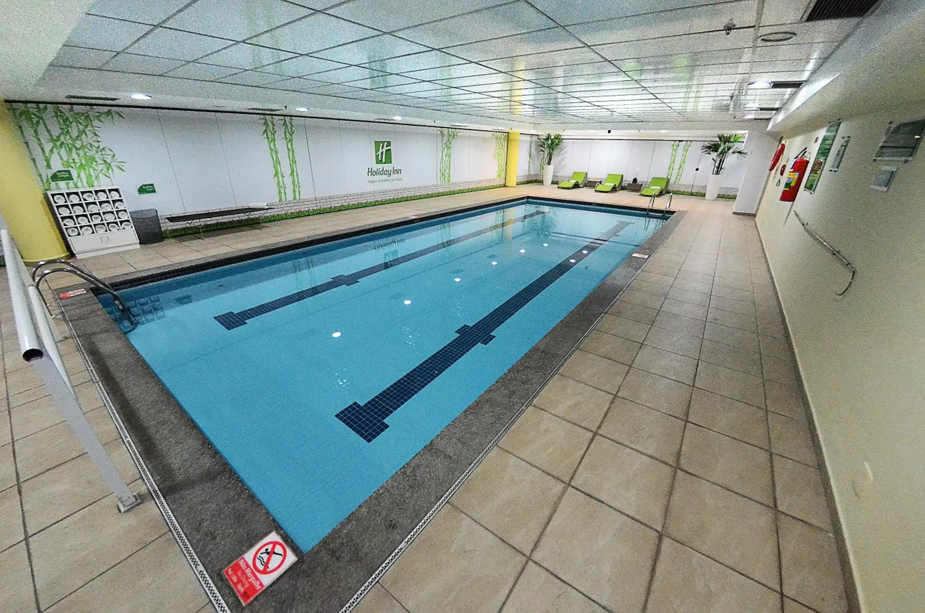Swimming Pool in Holiday Inn Parque Anhembi, an IHG Hotel
