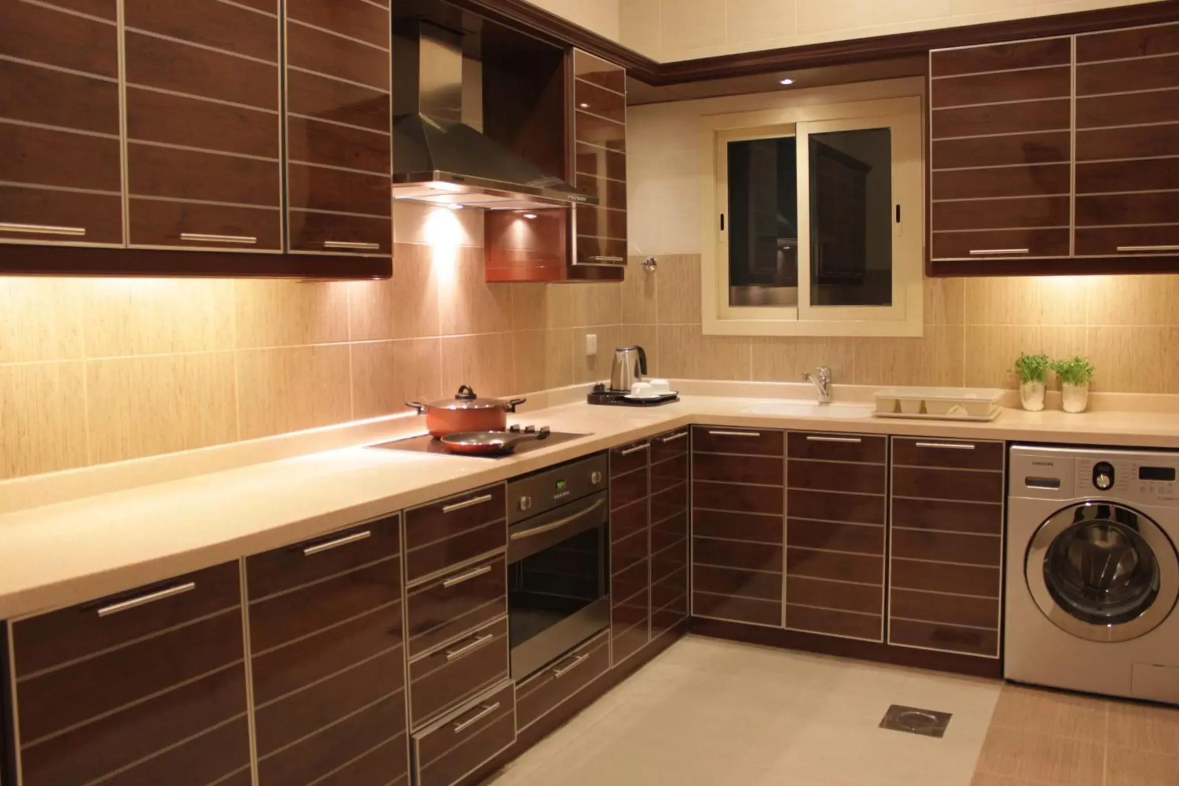 Kitchen or kitchenette, Kitchen/Kitchenette in Mandarin Hotel Apartments