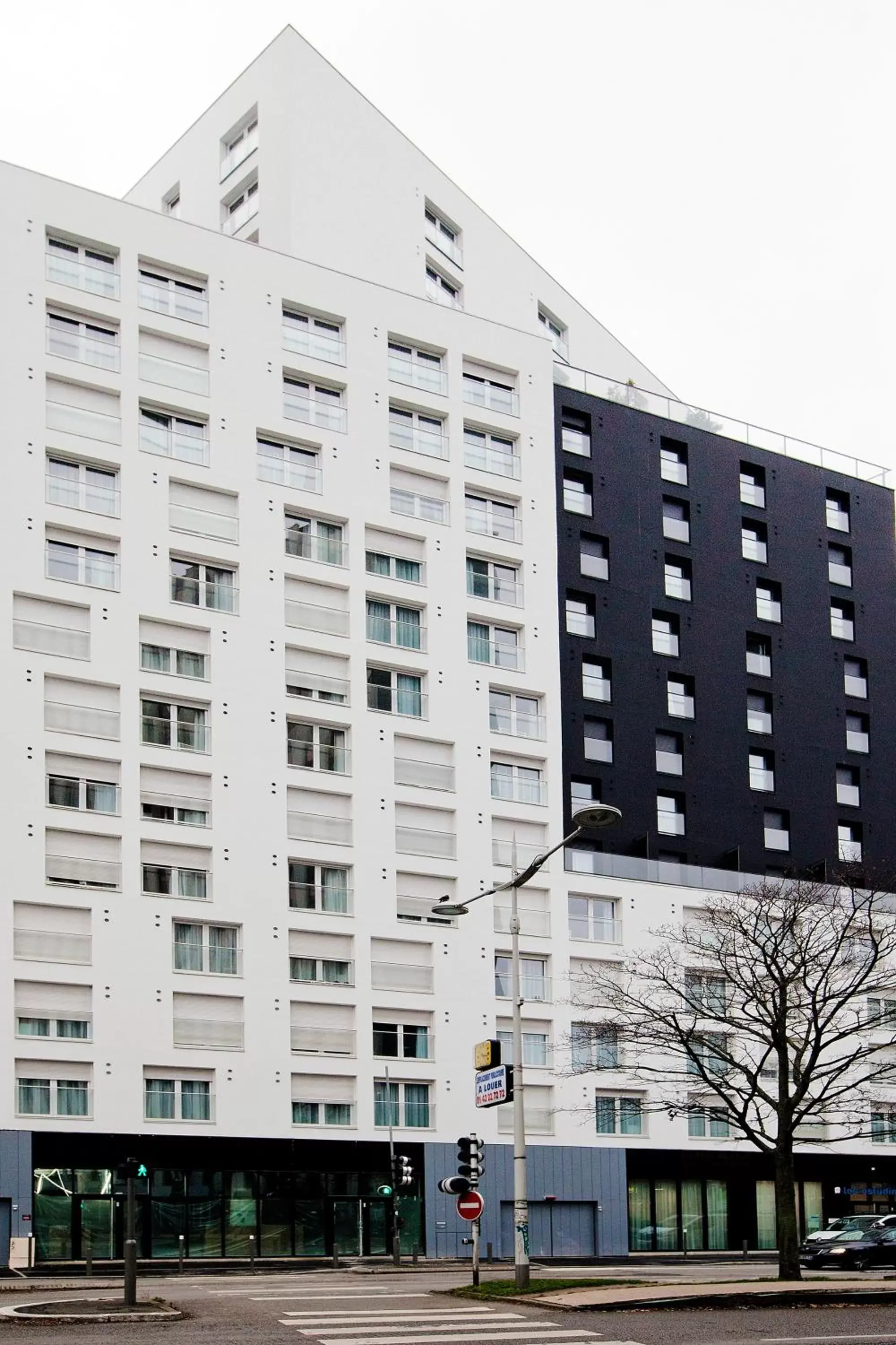 Property Building in Séjours & Affaires Paris Bagnolet