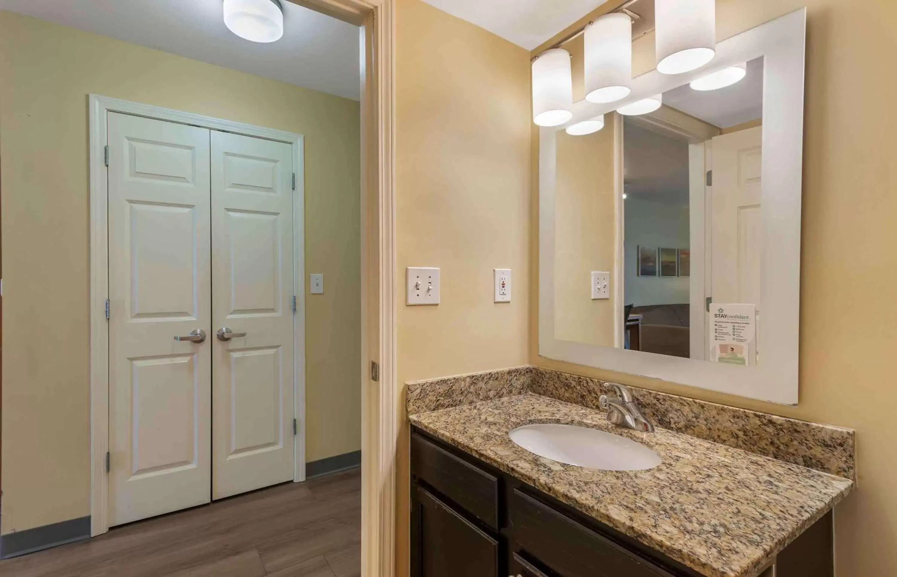 Bathroom in Extended Stay America Suites - Atlanta - Norcross