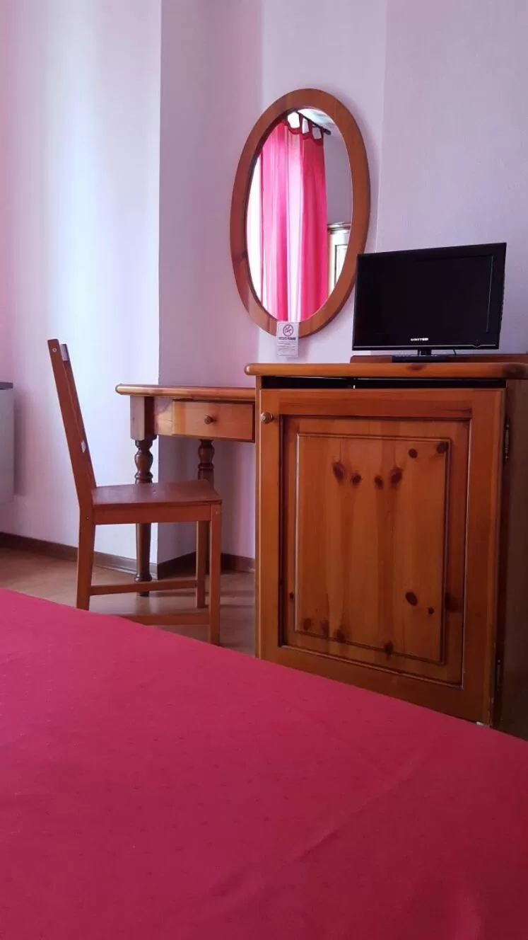 Property building, Bed in Hotel Calaluna
