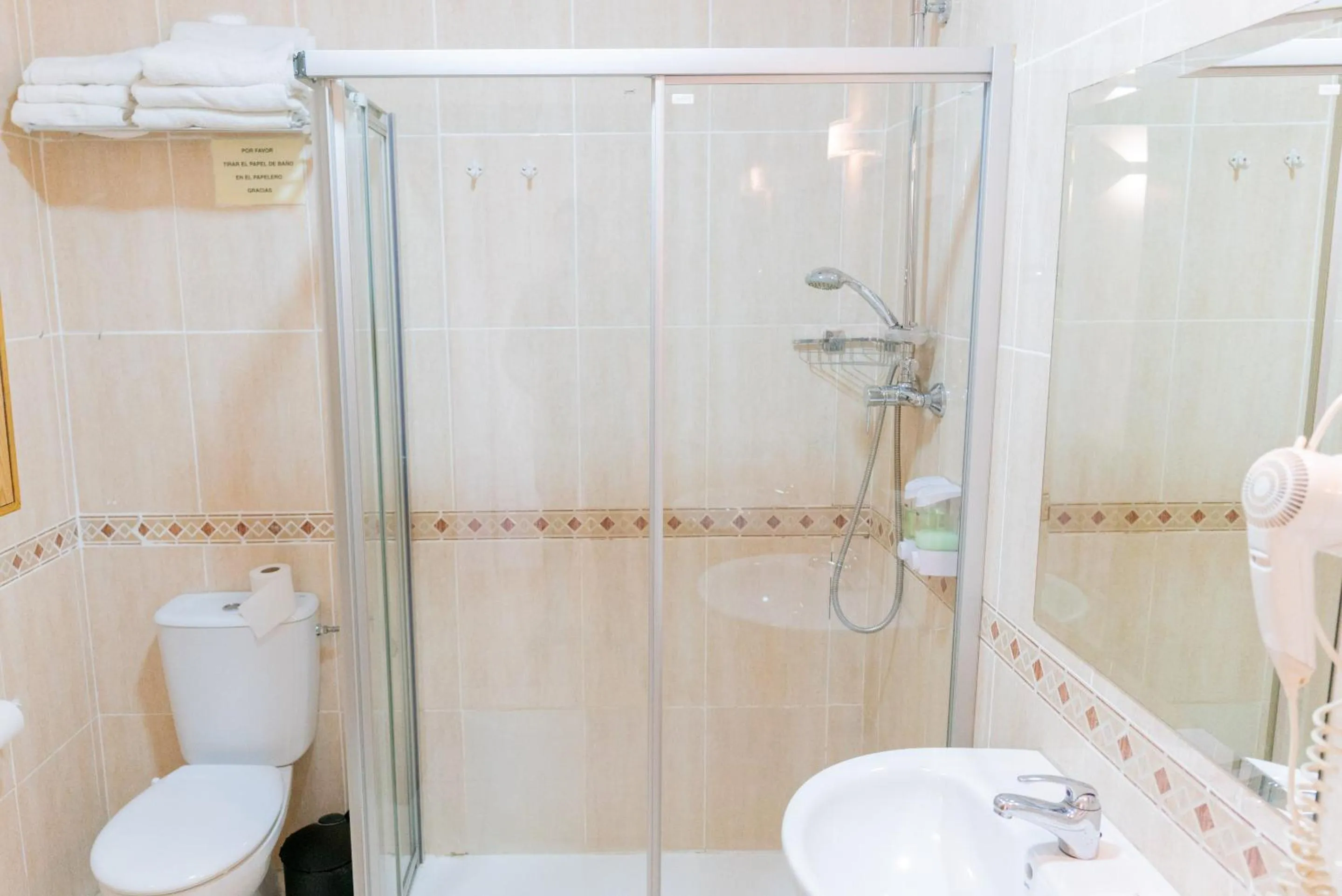 Bathroom in Hostal Josefina-Gran Vía