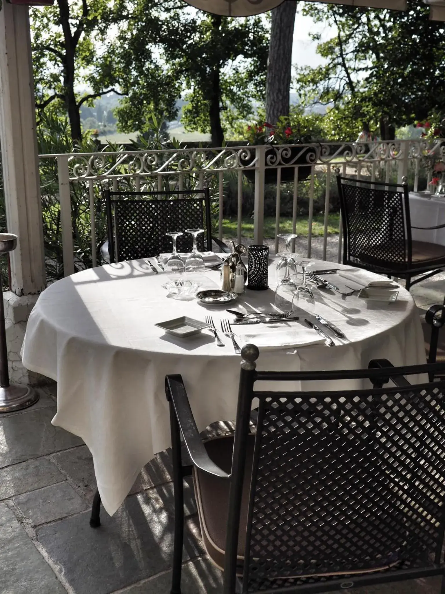 Balcony/Terrace, Restaurant/Places to Eat in Château des Comtes de Challes