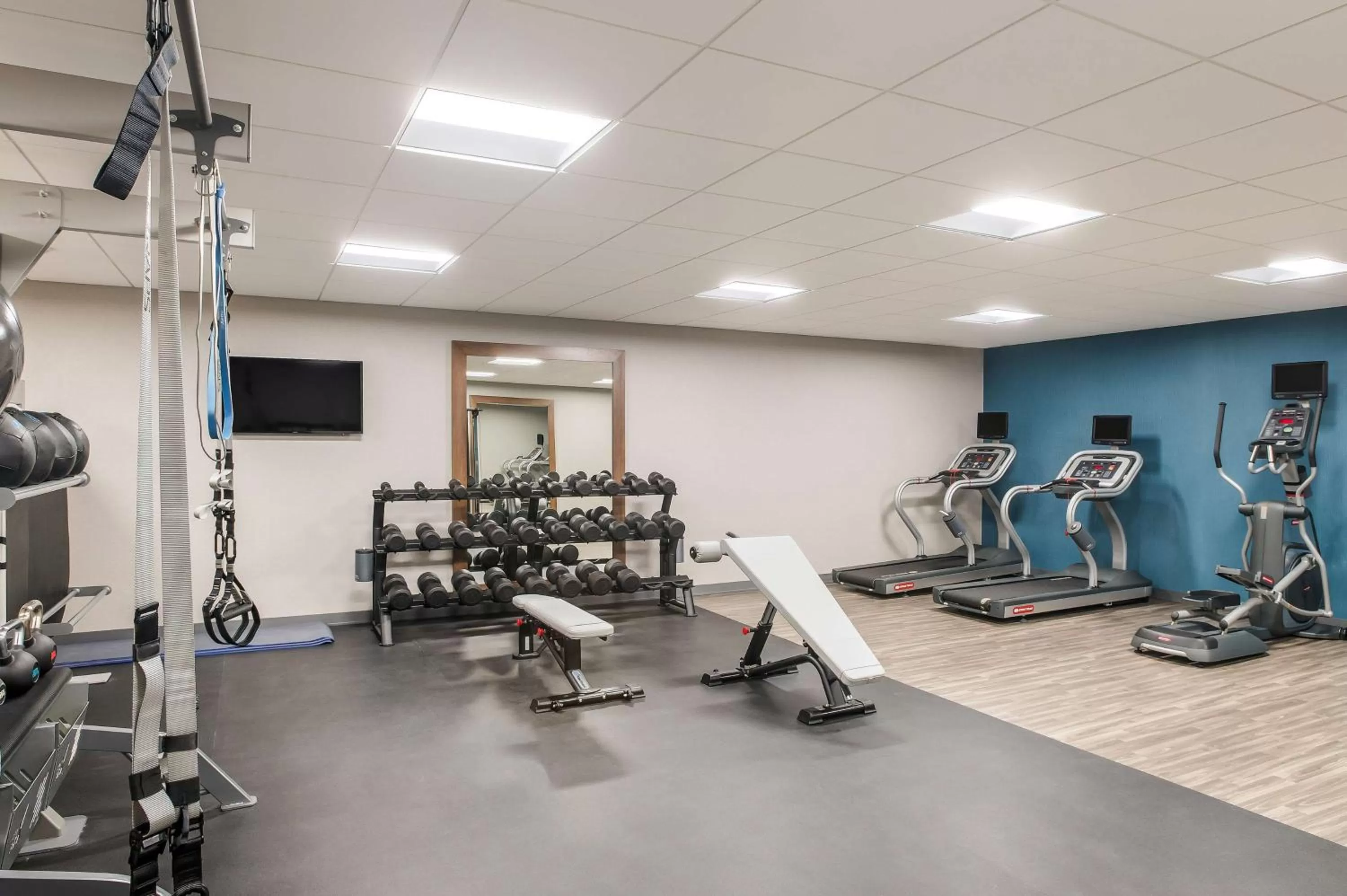 Fitness centre/facilities in Hampton Inn & Suites Houghton
