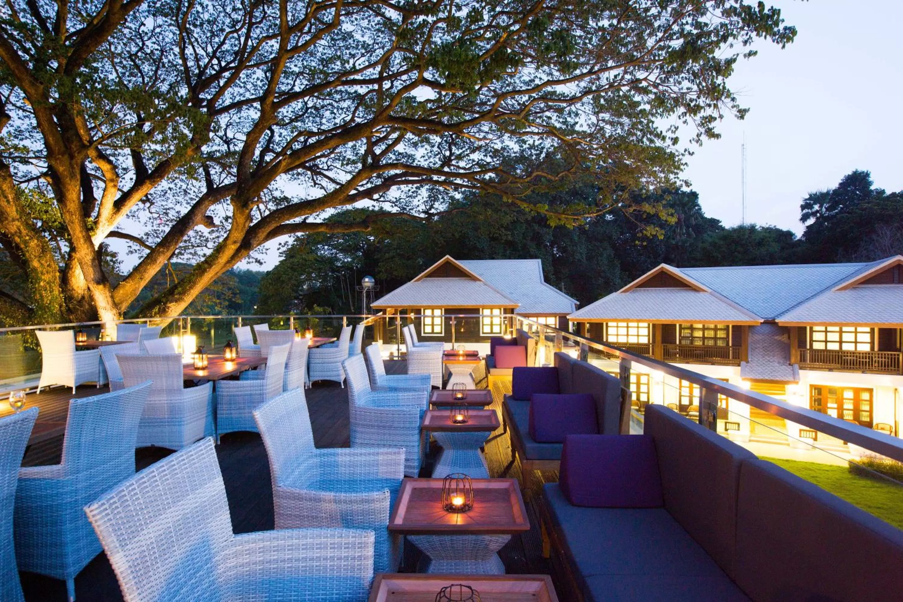 Restaurant/places to eat in Na Nirand Romantic Boutique Resort