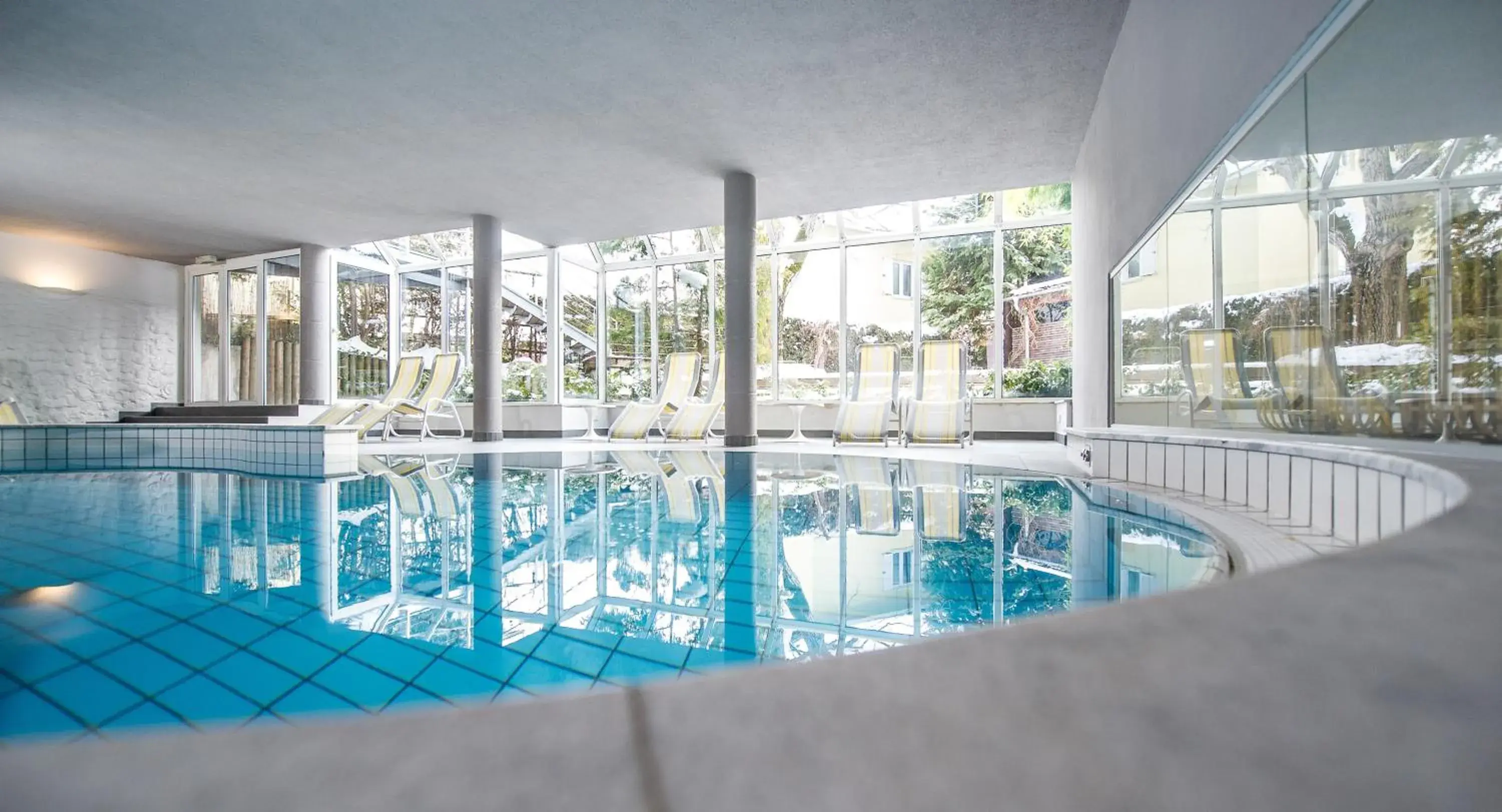 Swimming Pool in Hotel Moserhof