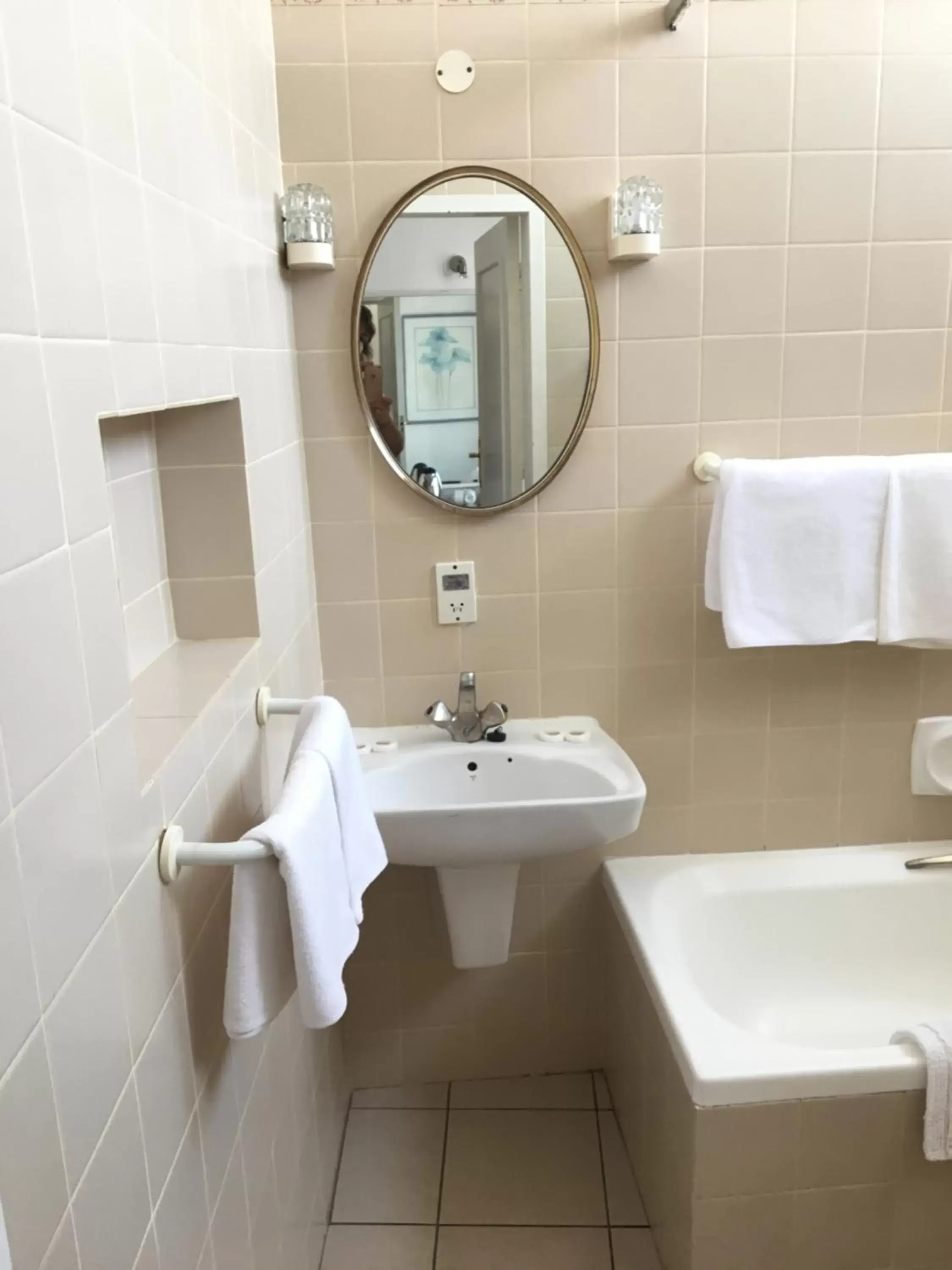 Bathroom in Savoy Hotel Kimberley