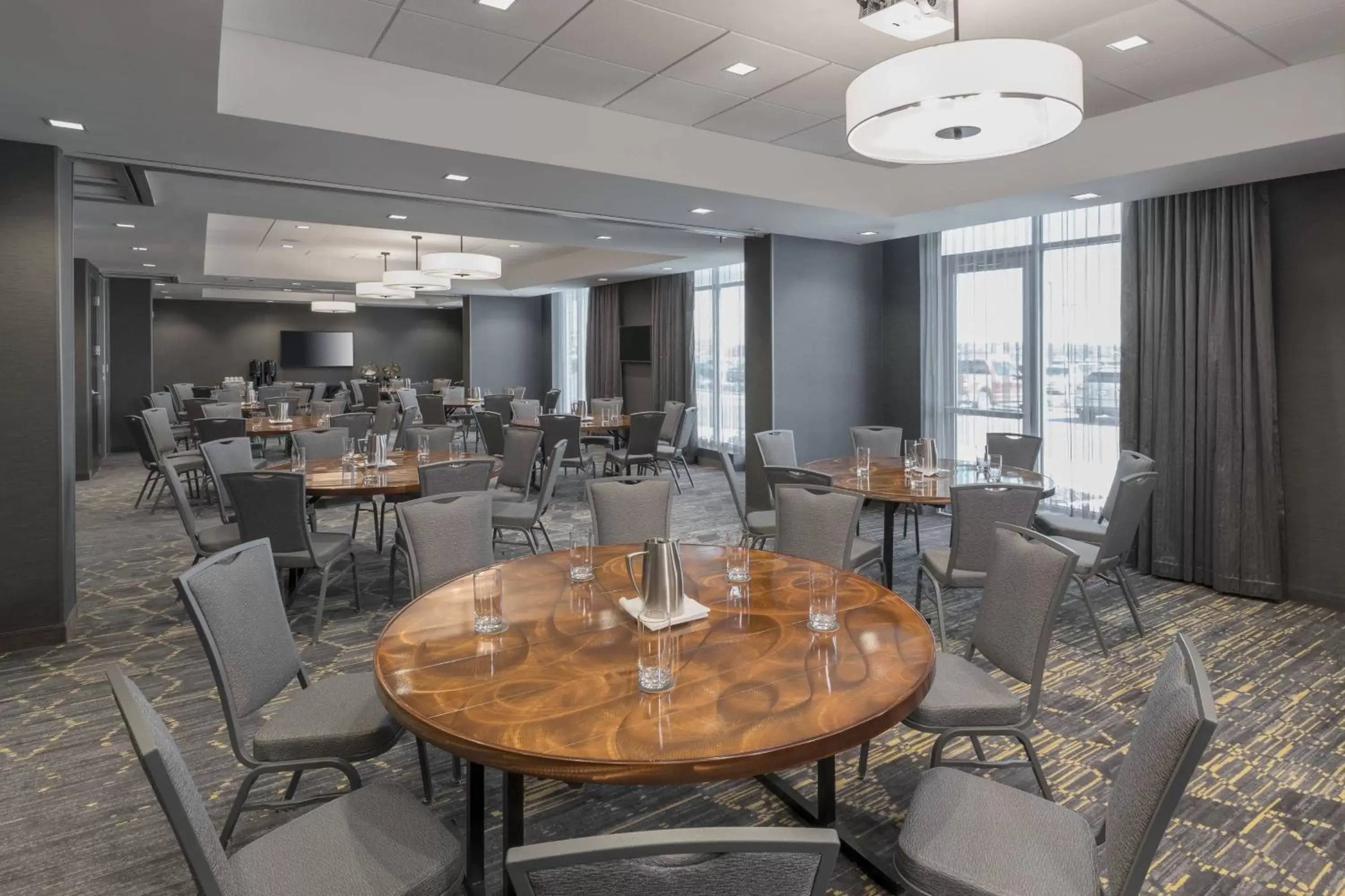 Meeting/conference room, Restaurant/Places to Eat in Residence Inn by Marriott Halifax Dartmouth