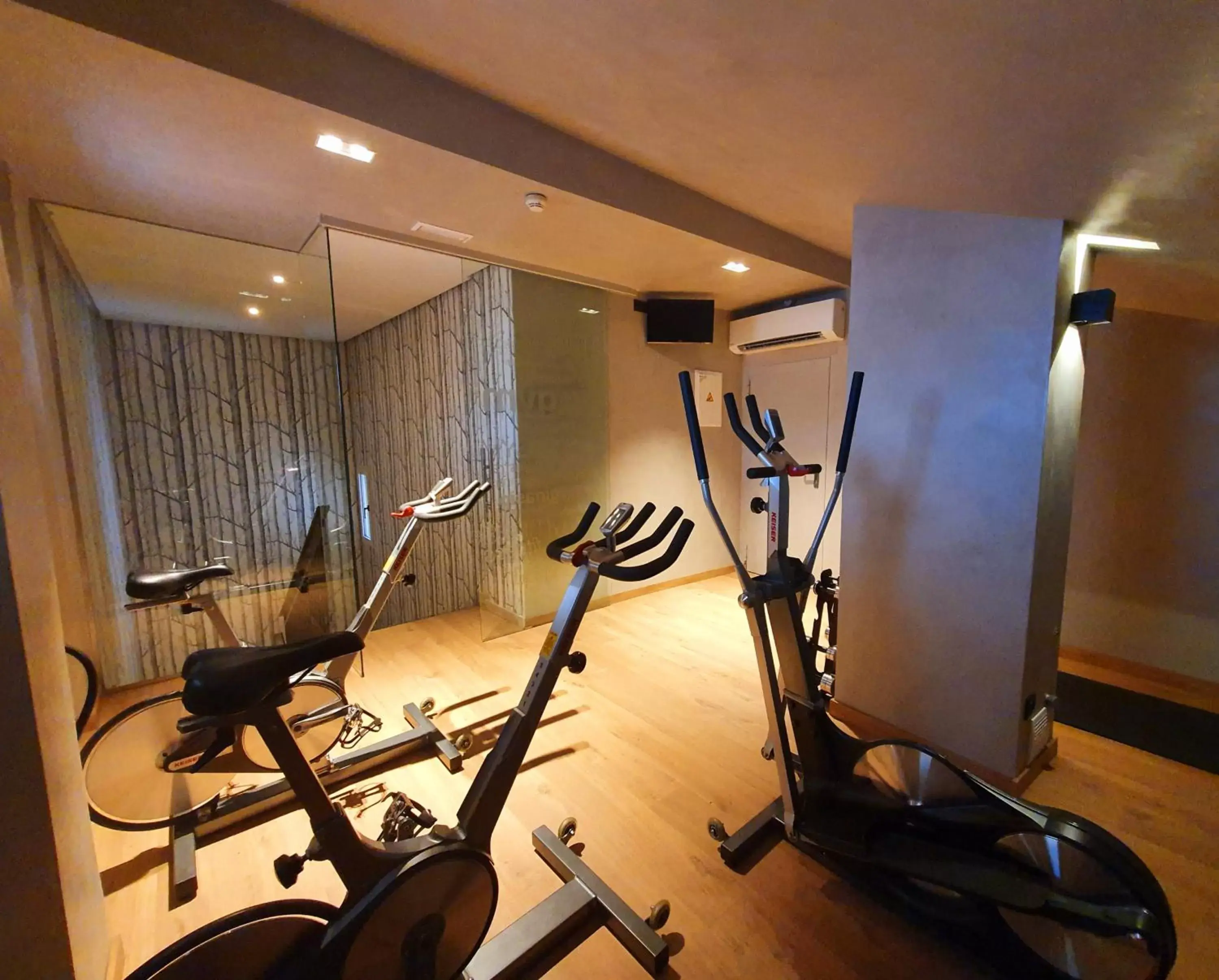 Fitness centre/facilities in Hotel Villa Real, a member of Preferred Hotels & Resorts Fitness centre/facilities in Hotel Villa Real, a member of Preferred Hotels & Resorts