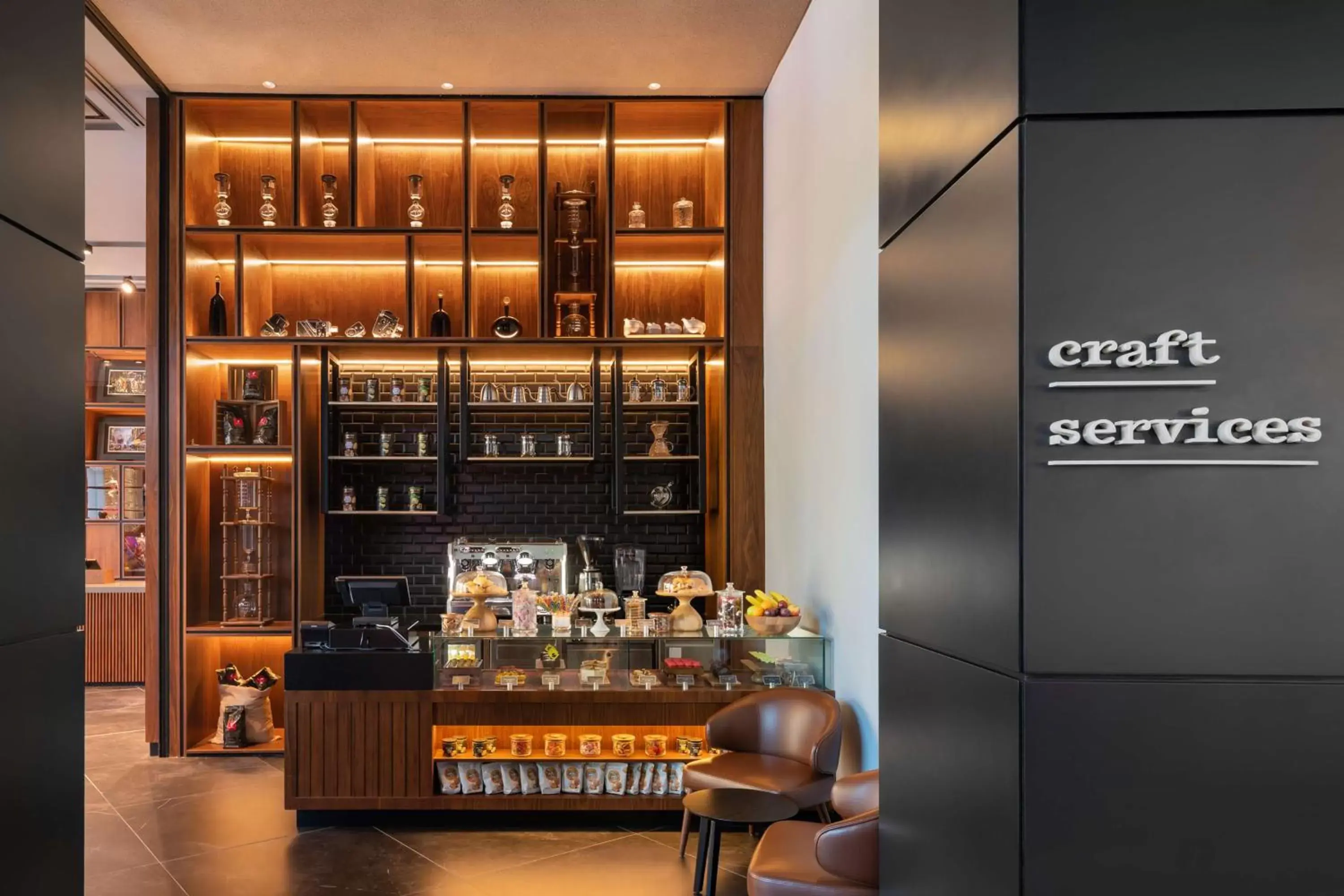 Restaurant/places to eat in The WB Abu Dhabi, Curio Collection By Hilton